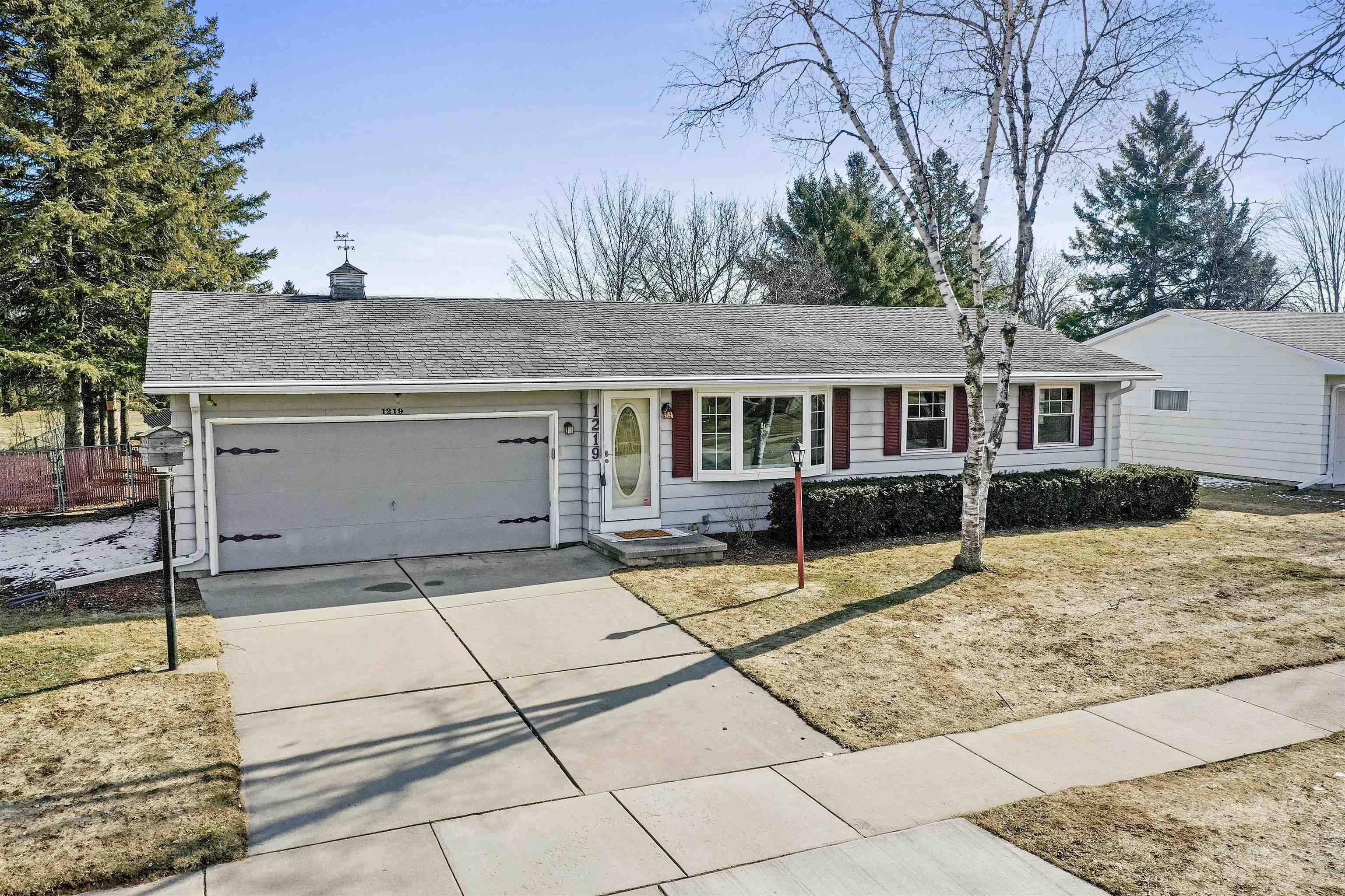 De Pere, WI 54115-3168,1219 S ERIE ST