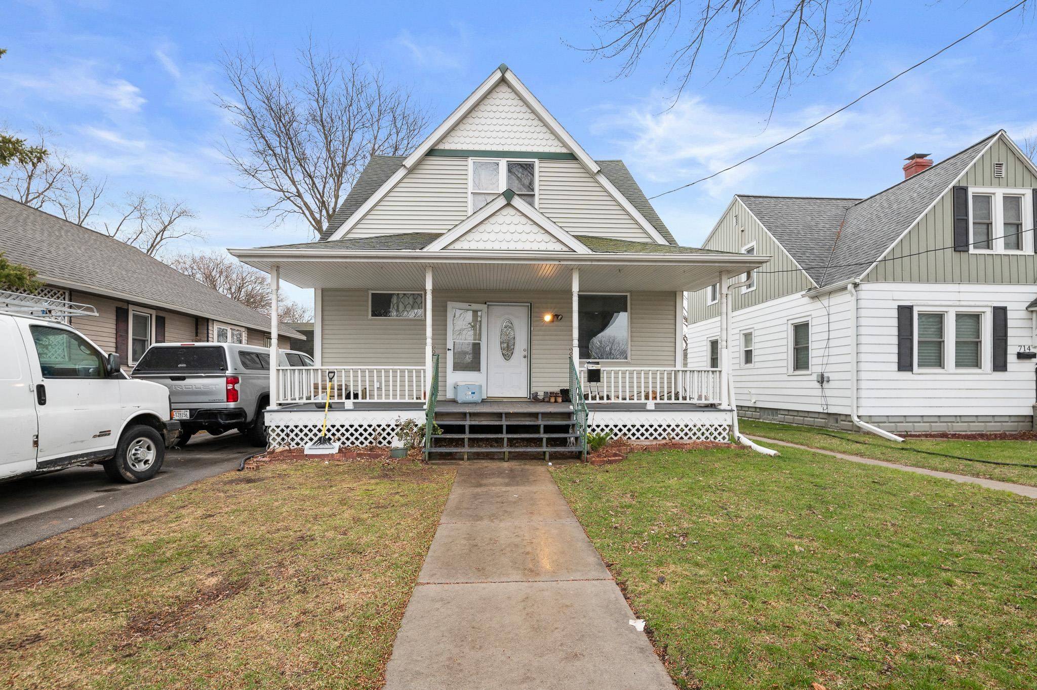 Green Bay, WI 54303,718 LINCOLN ST