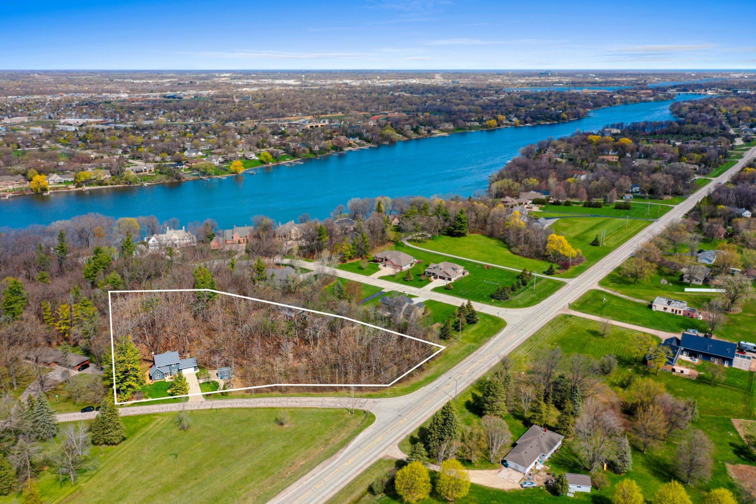 De Pere, WI 54115-8659,2268 OLD PLANK RD