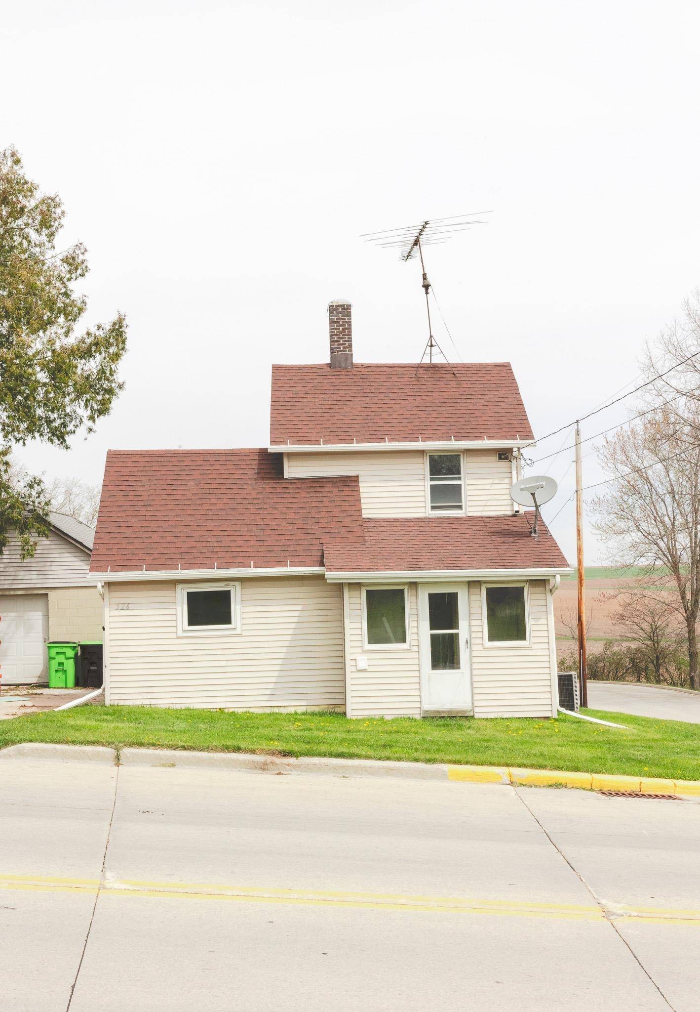 Chilton, WI 53014,526 E BREED ST