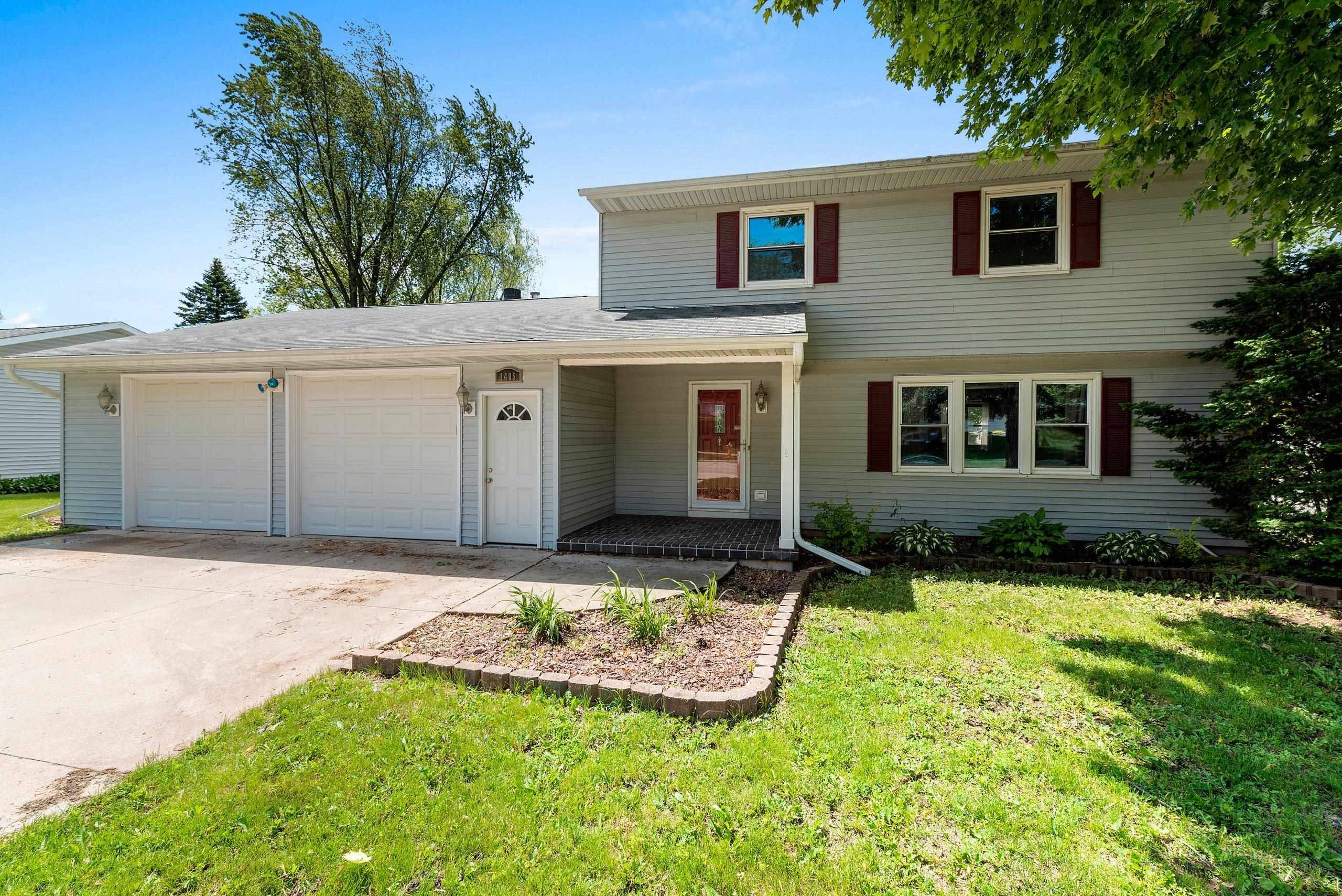 Green Bay, WI 54313,1405 CORMIER RD