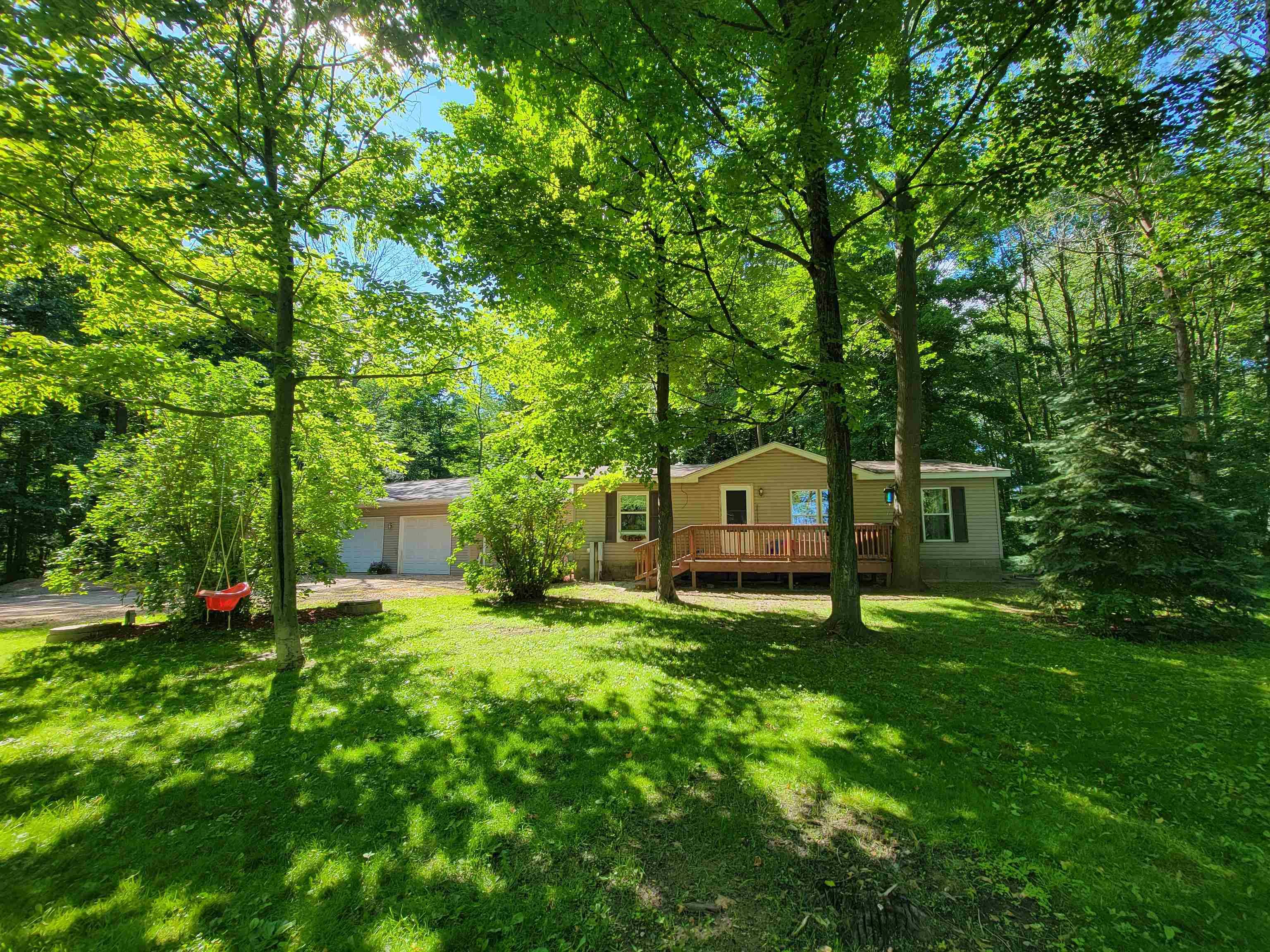 Gillett, WI 54124,6439 YARWOOD RD