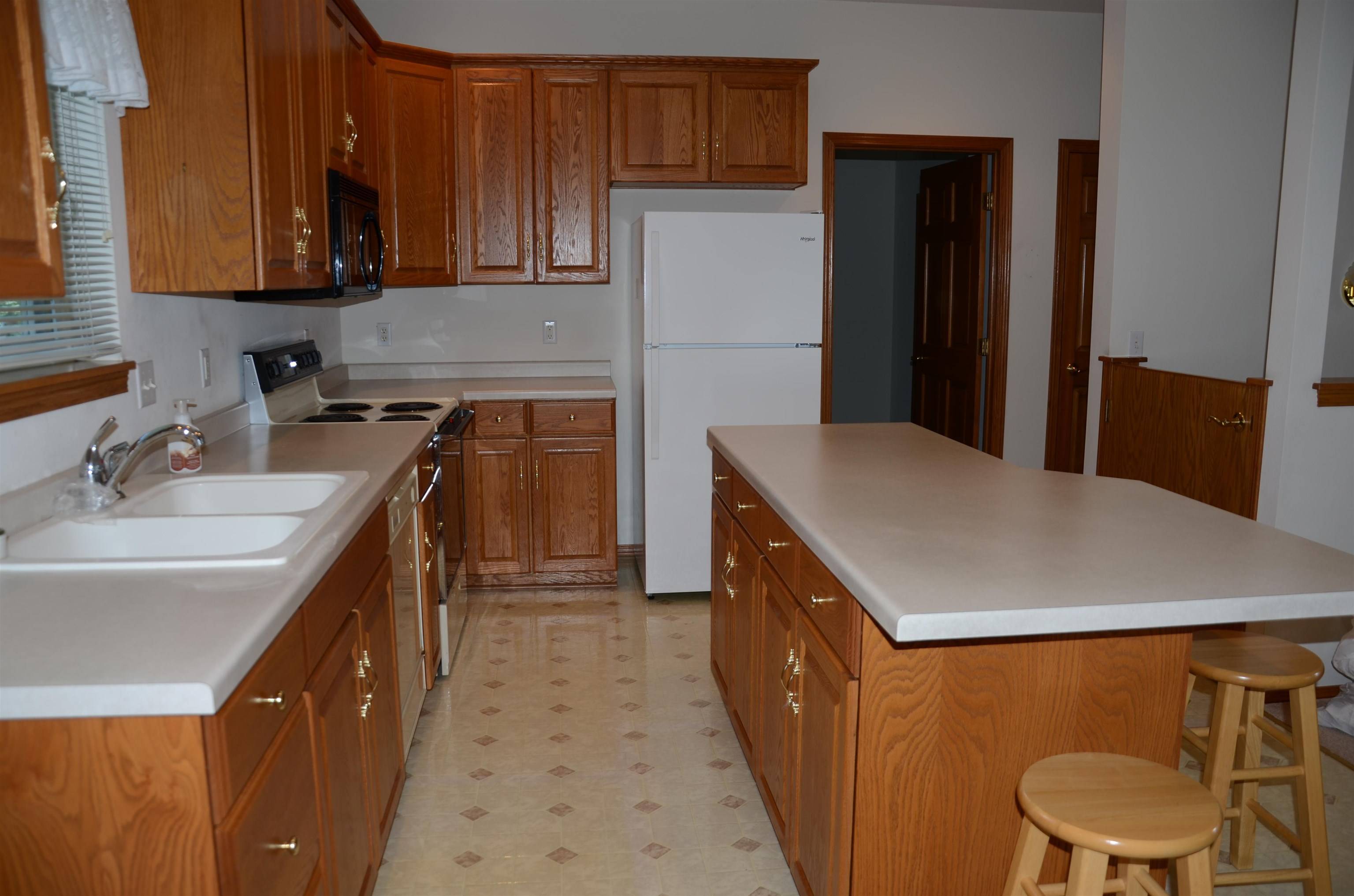 Appleton, WI 54914,3137 N MISTWOOD LN