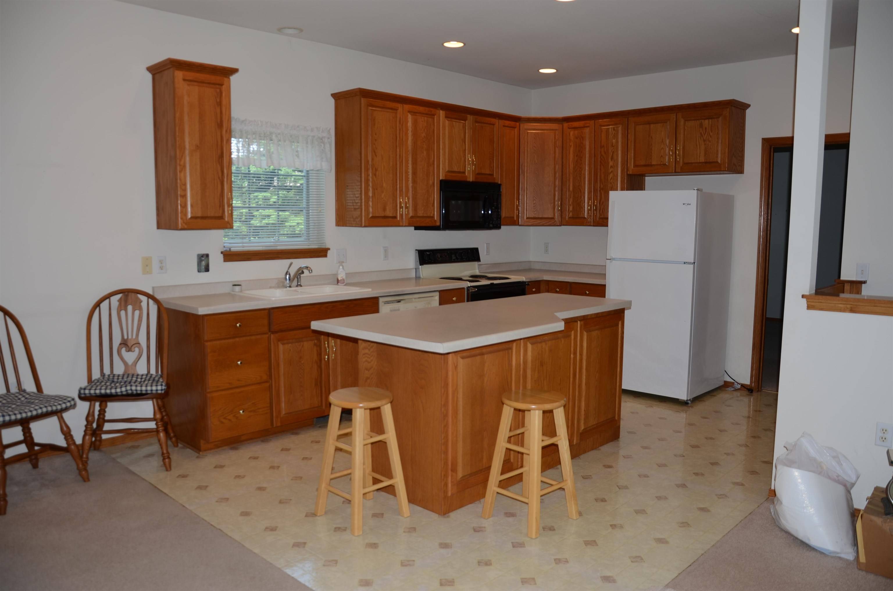 Appleton, WI 54914,3137 N MISTWOOD LN