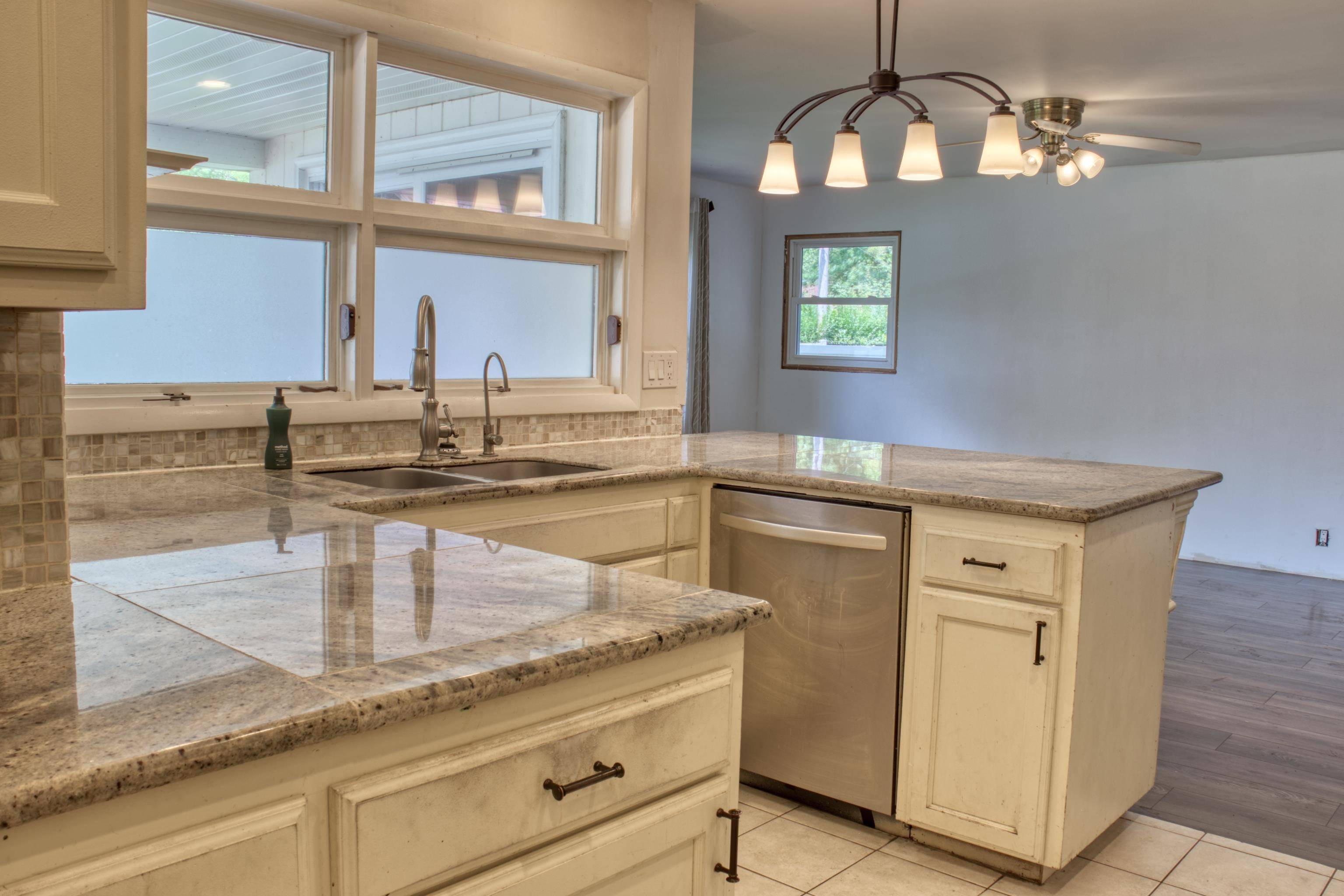 Neenah, WI 54956,971 HICKORY LN