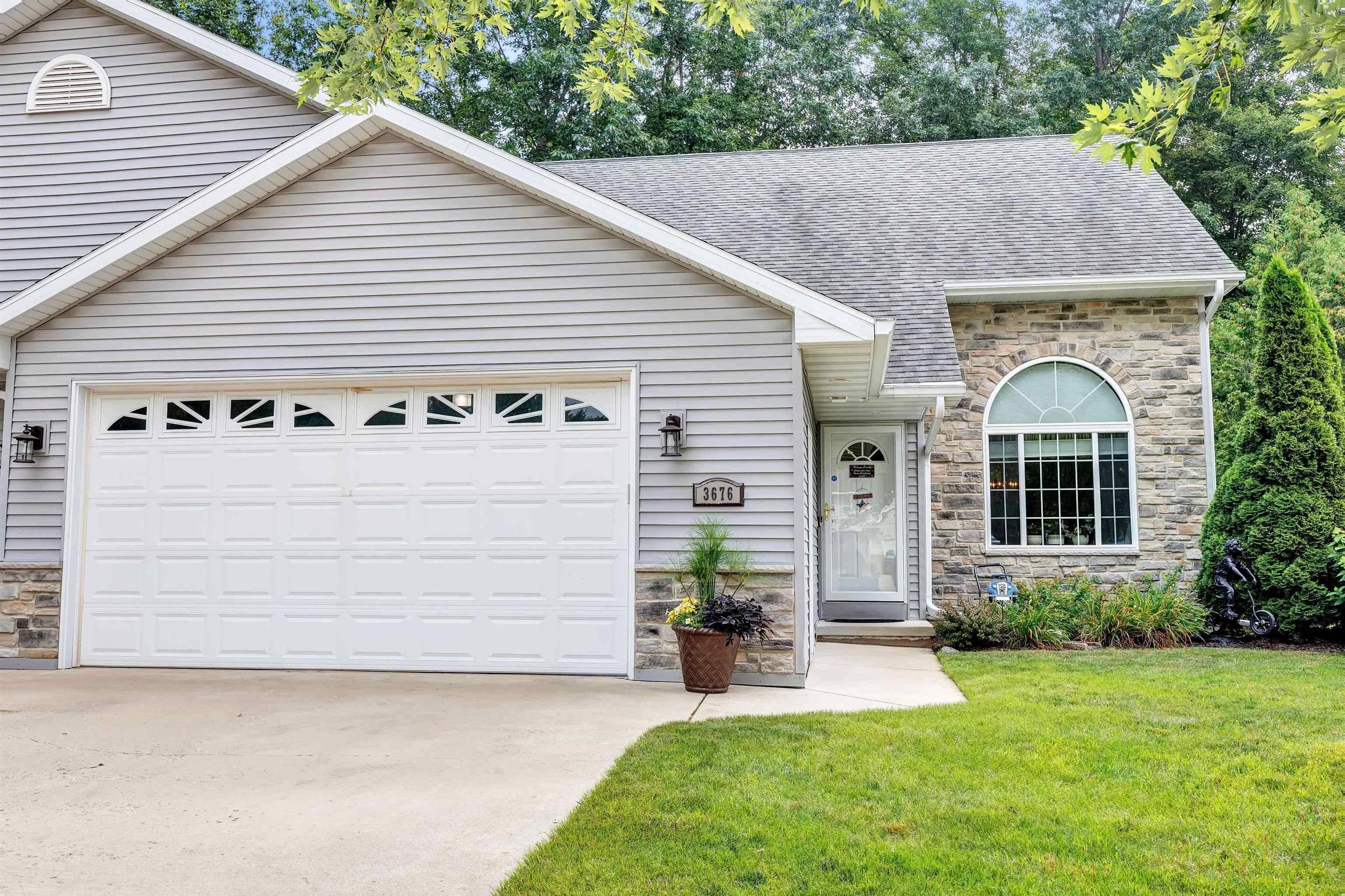 Suamico, WI 54173,3676 NORDIC CT