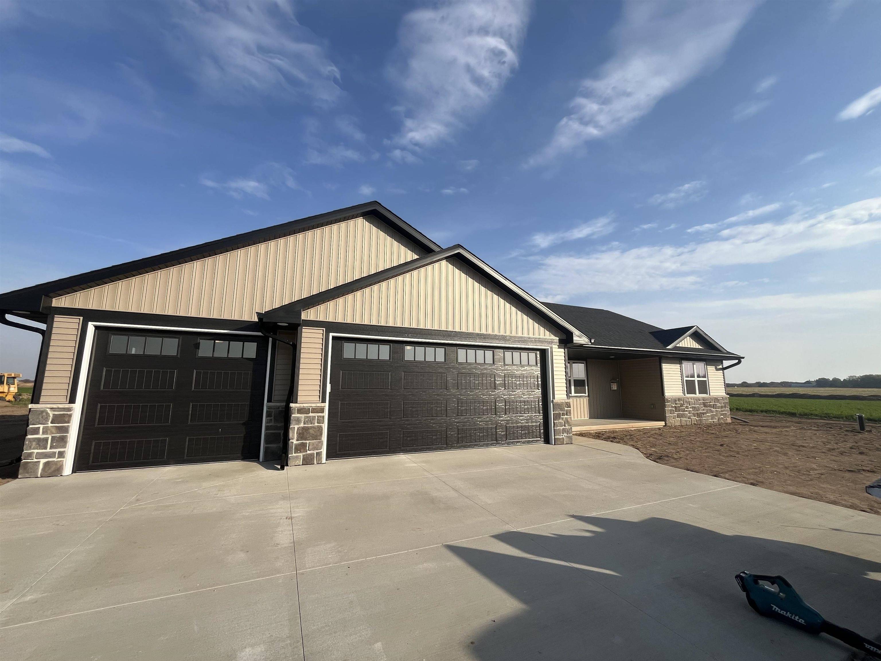 Suamico, WI 54313,3720 WESTPOINT RD