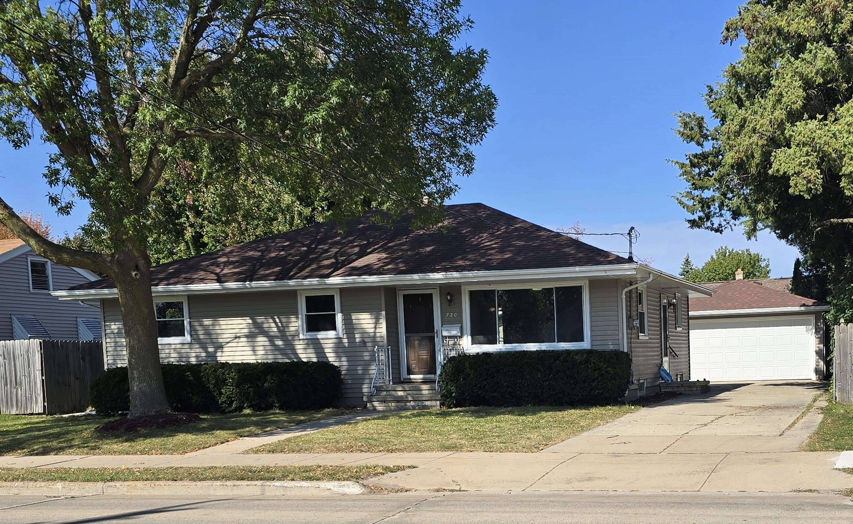 Appleton, WI 54915,720 E CALUMET ST