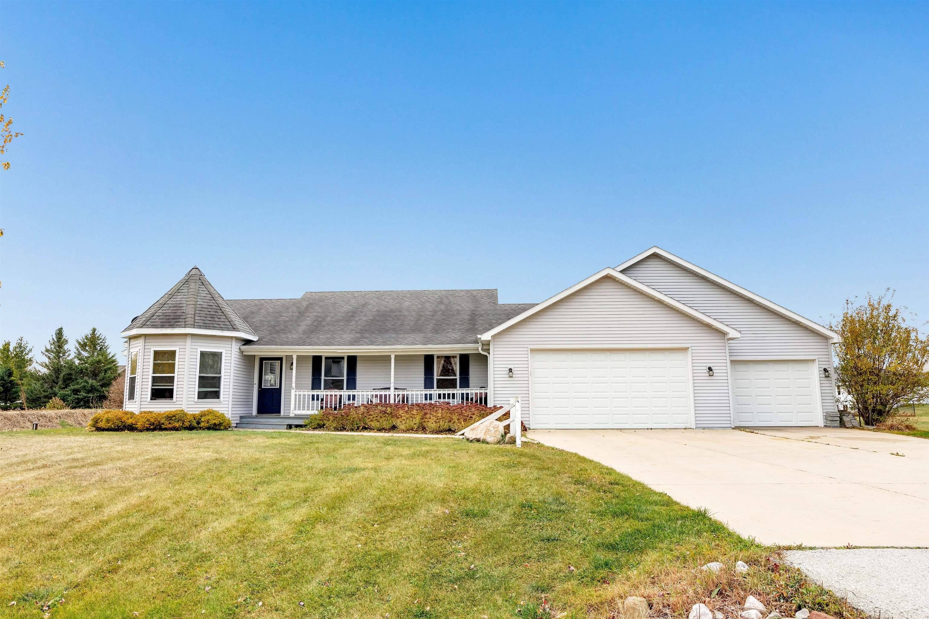 Little Suamico, WI 54141,5066 SNAPDRAGON CIR