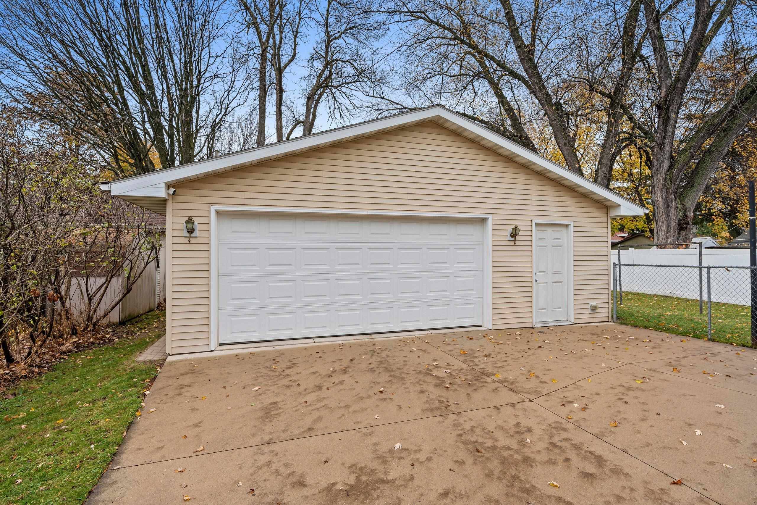 Appleton, WI 54911,314 E SPRING ST