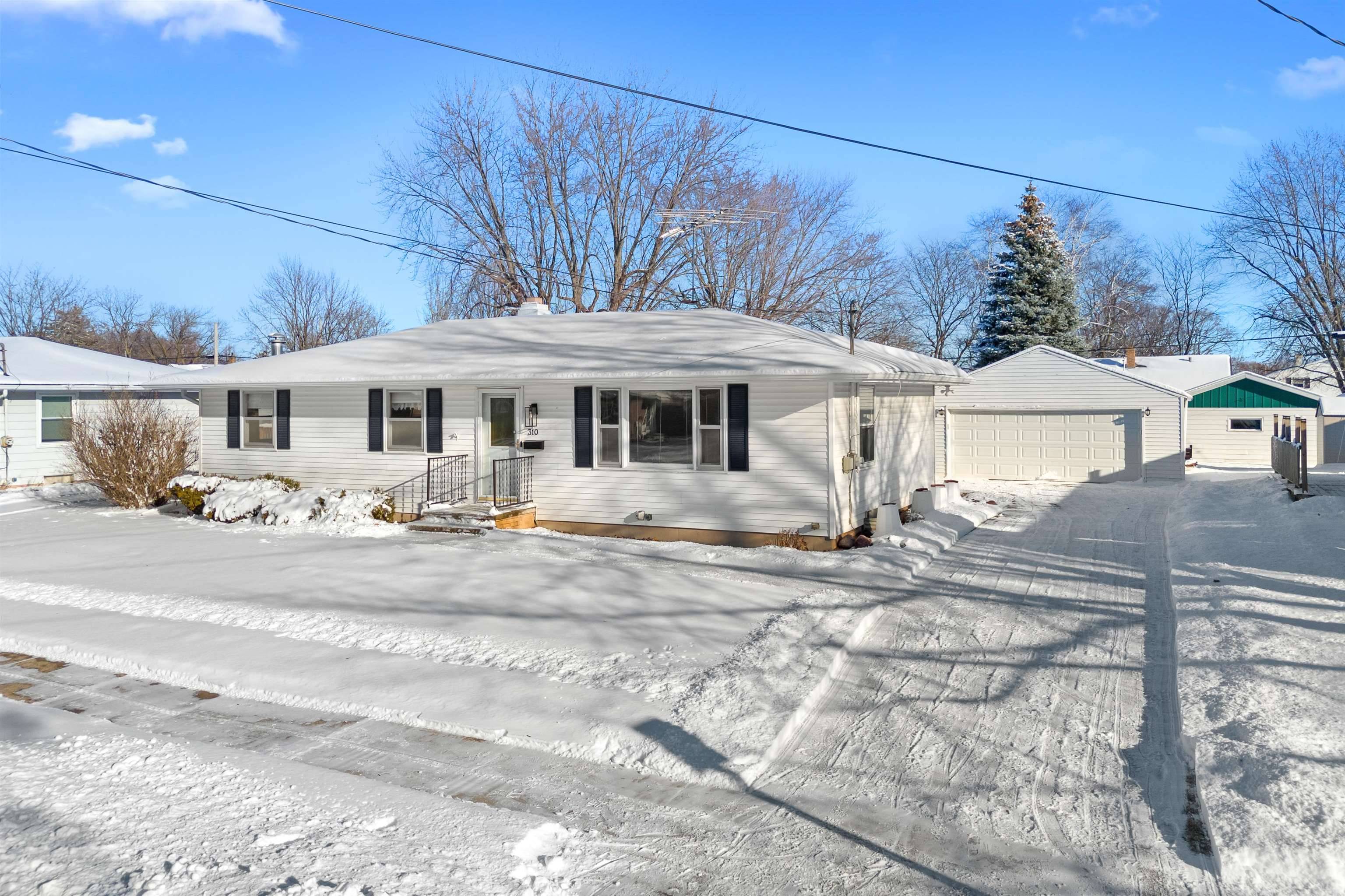 Oshkosh, WI 54902-4228,310 HAWK ST