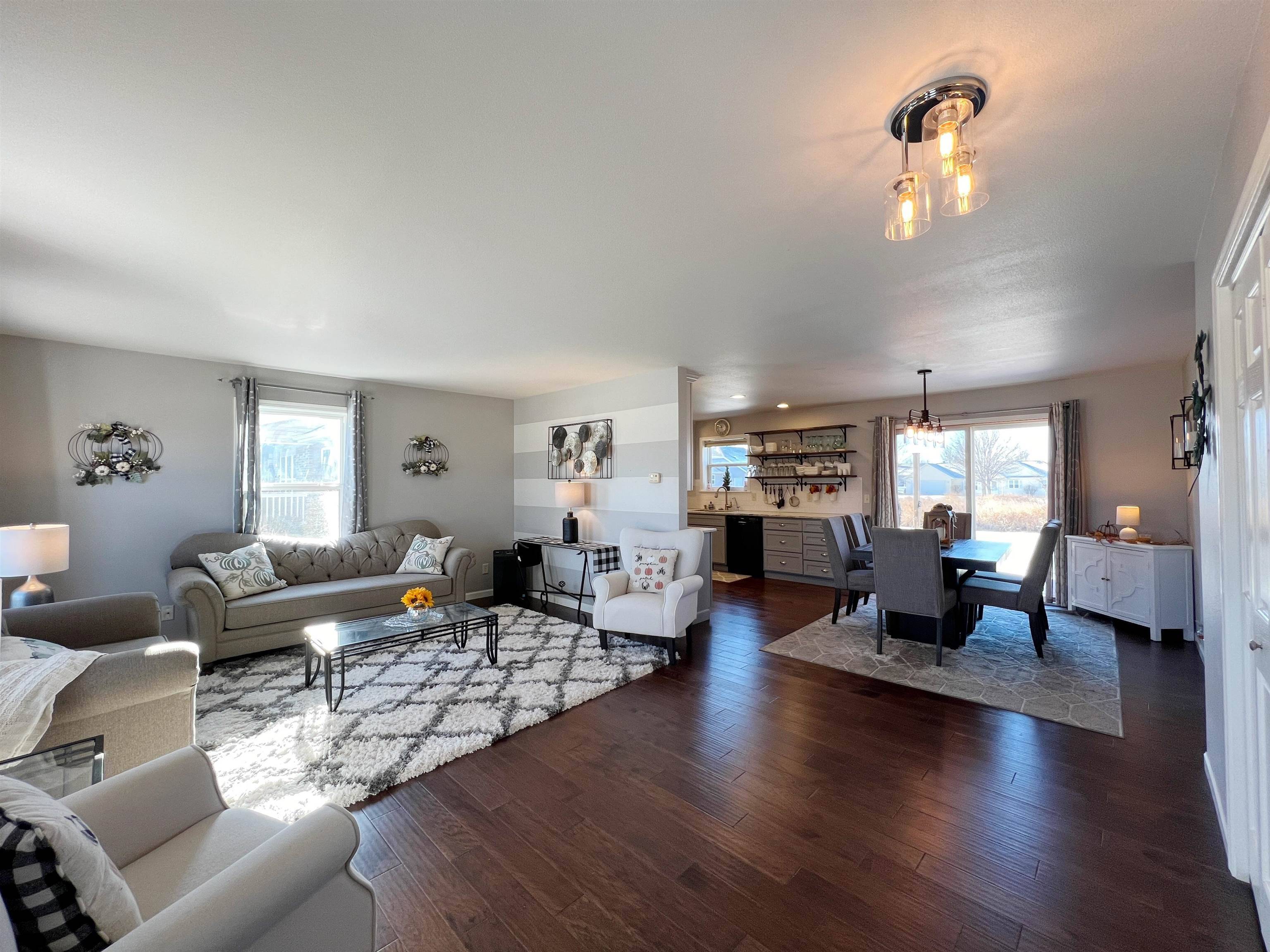 Fond Du Lac, WI 54935,1256 PRIMROSE LN