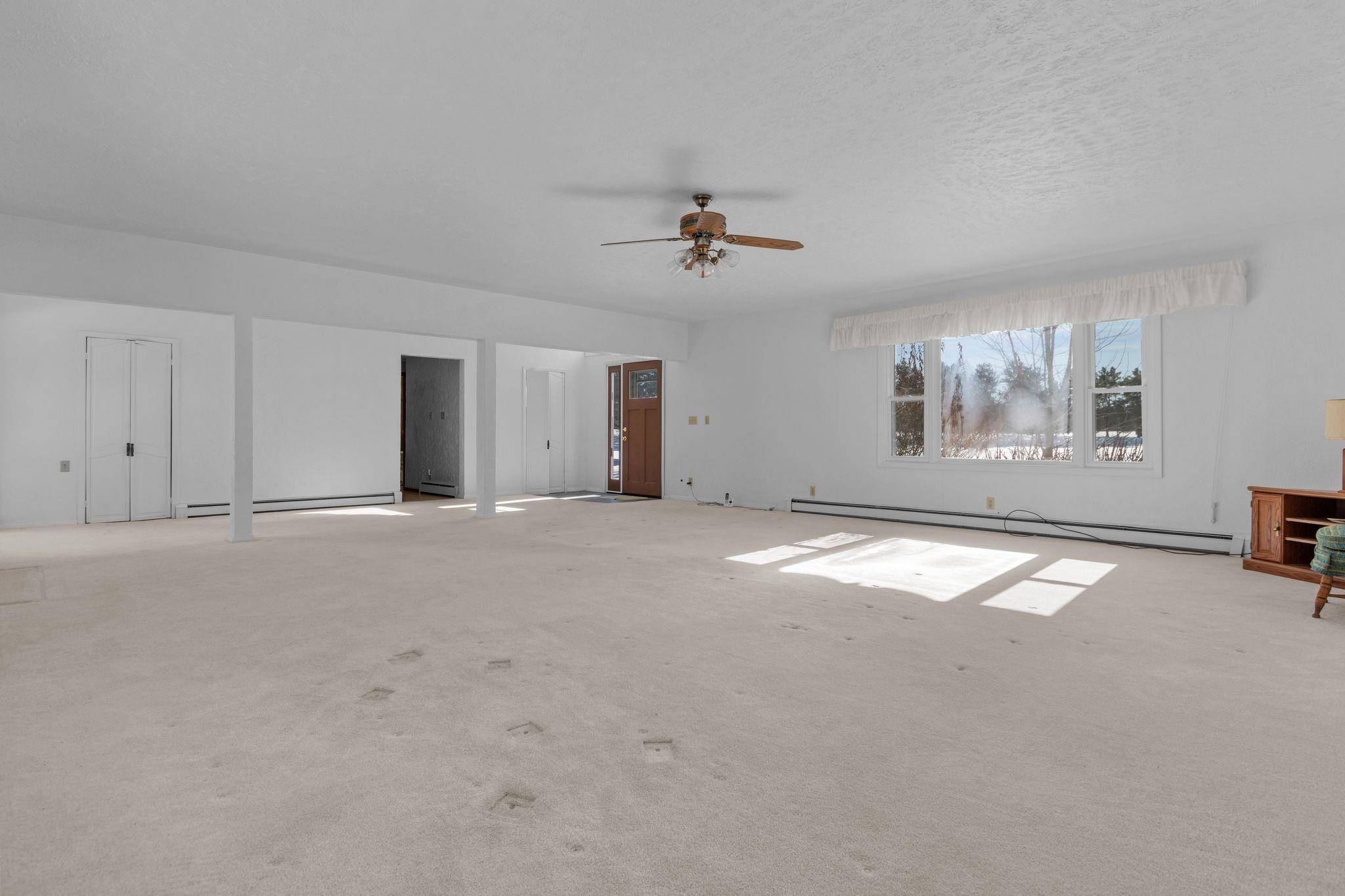 Iola, WI 54945,300 GOLF DR