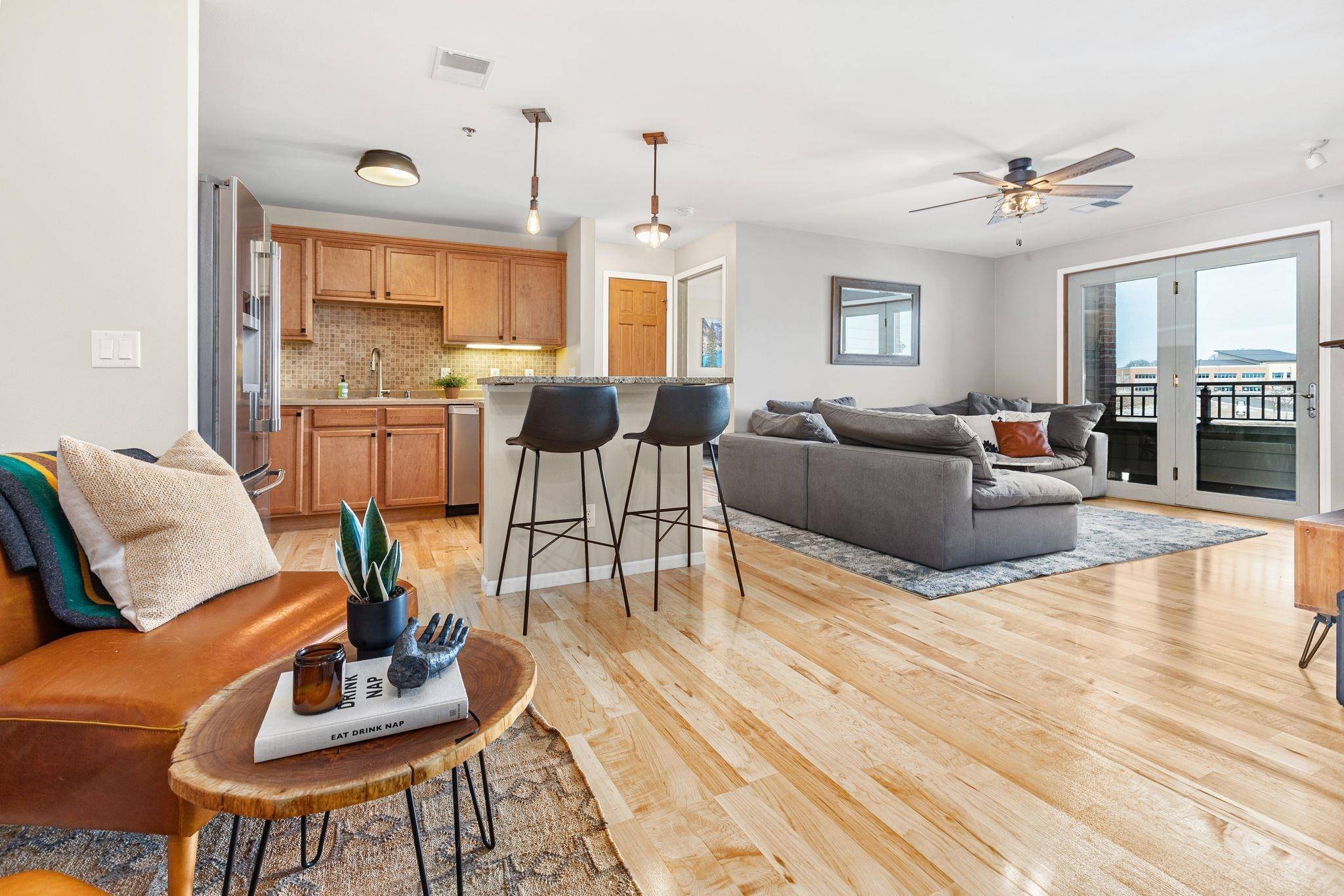 Sun Prairie, WI 53590,2581 SMITHS XING #211