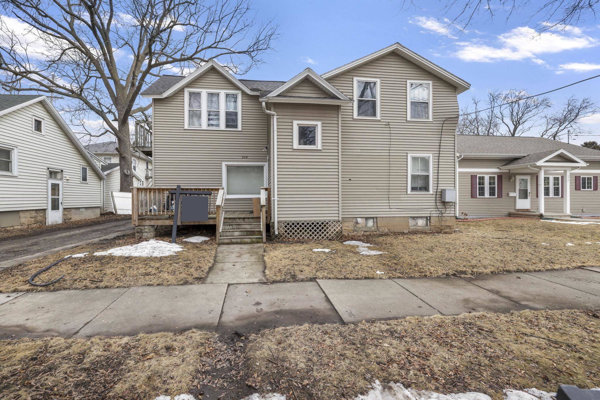 Appleton, WI 54911,308 E PACIFIC ST