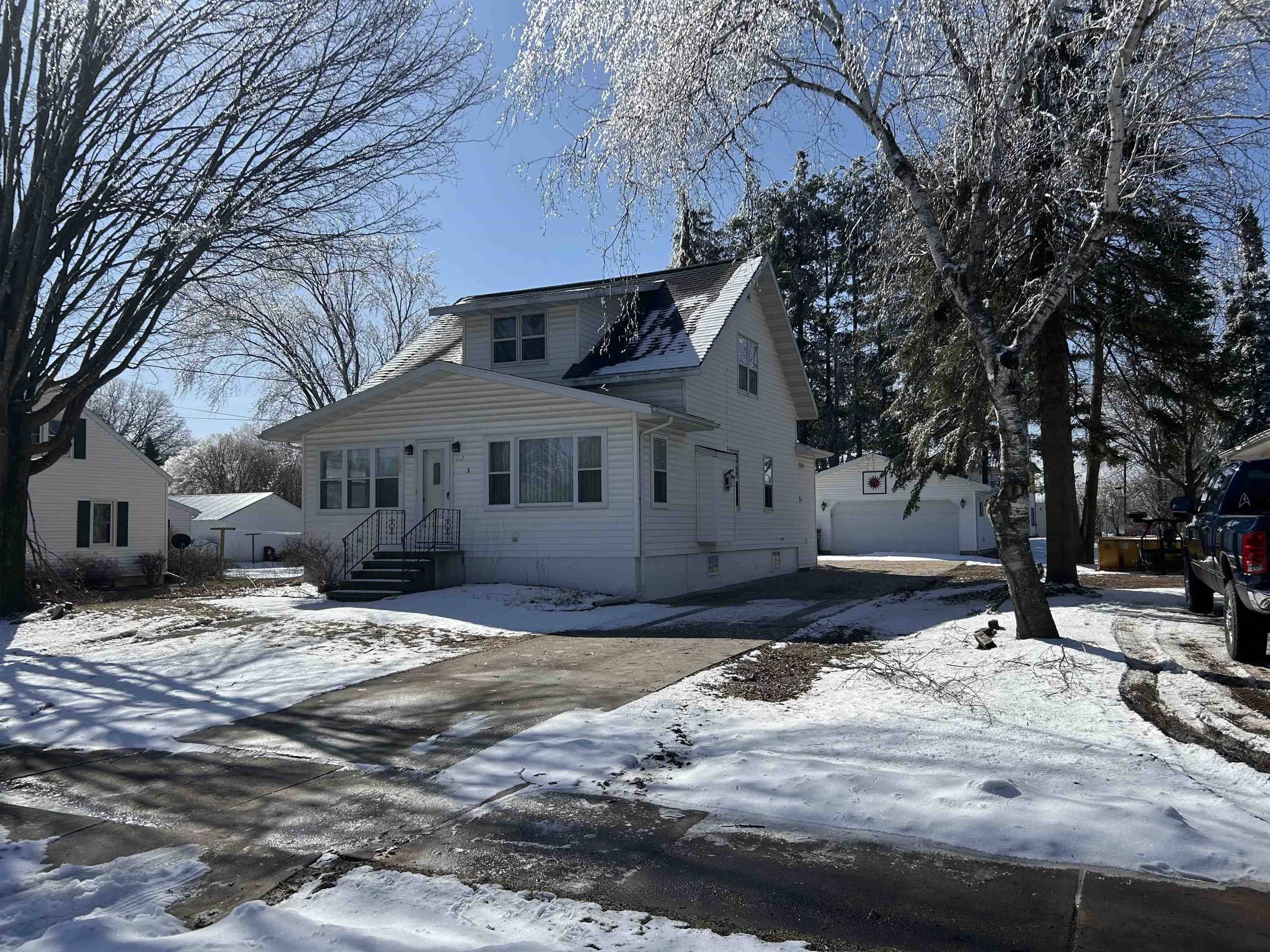 Gillett, WI 54124,112 W CEDAR ST