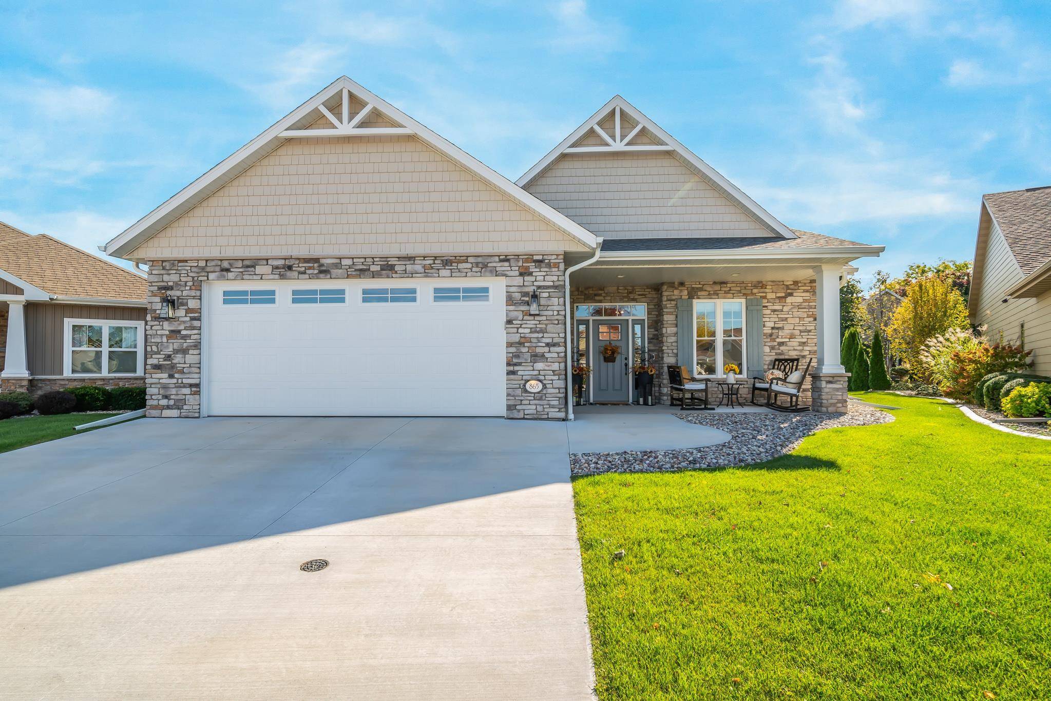 Menasha, WI 54952,865 EDEN CT