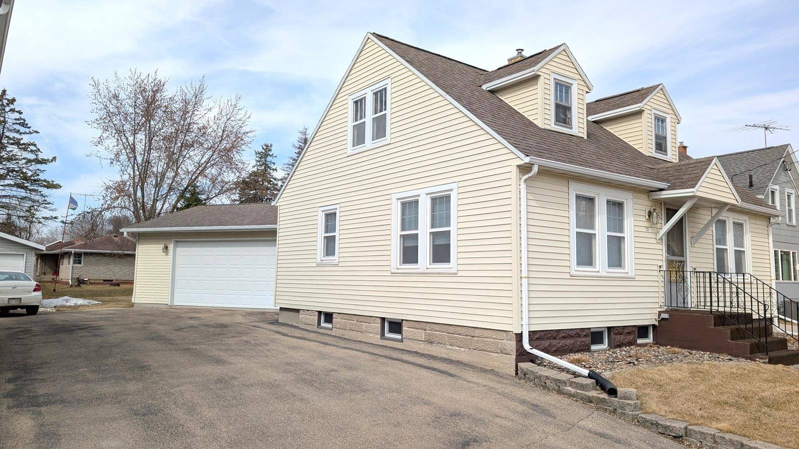 Hilbert, WI 54129,139 N 5TH ST