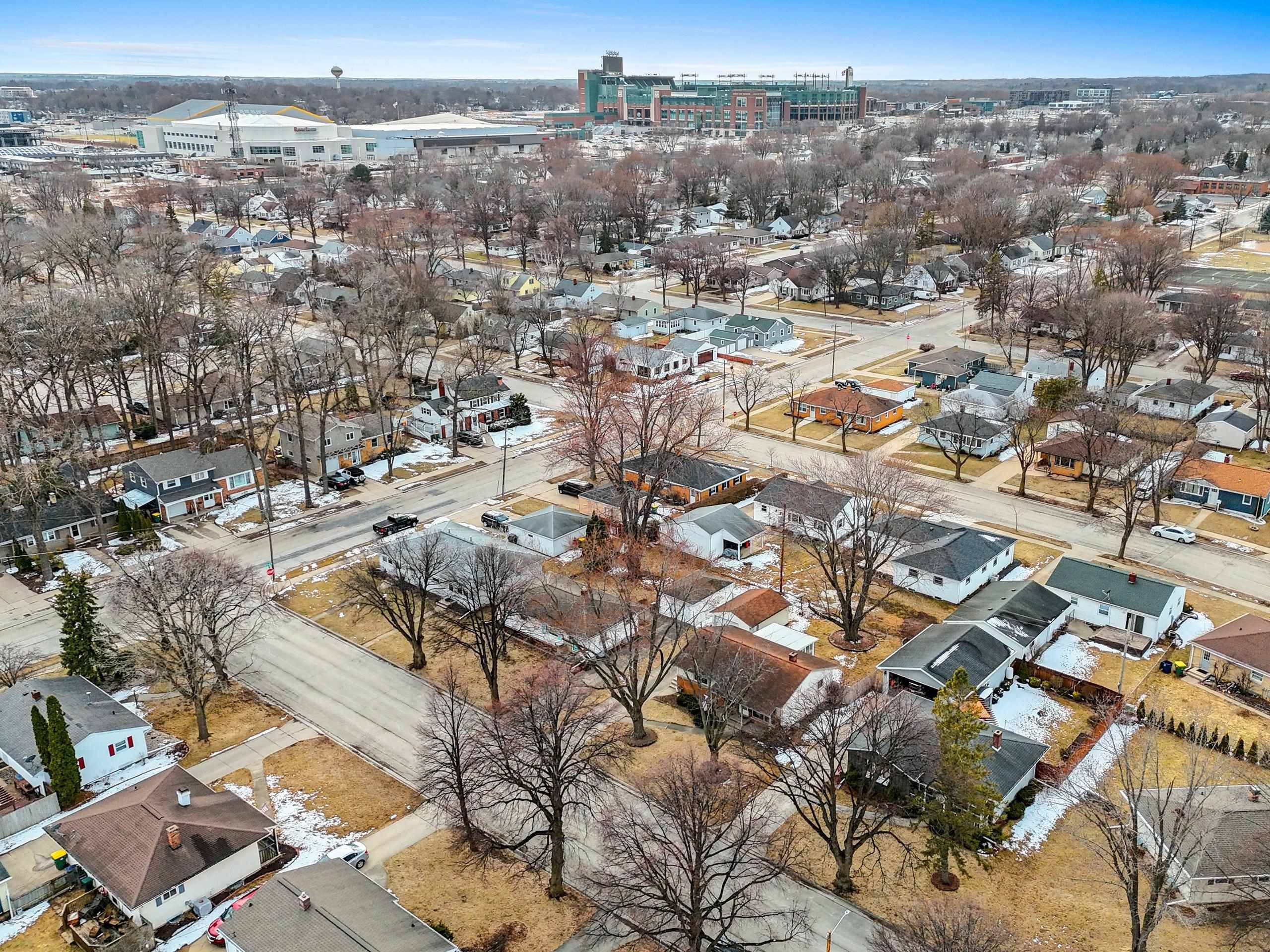 Green Bay, WI 54304,1610 JAY LN