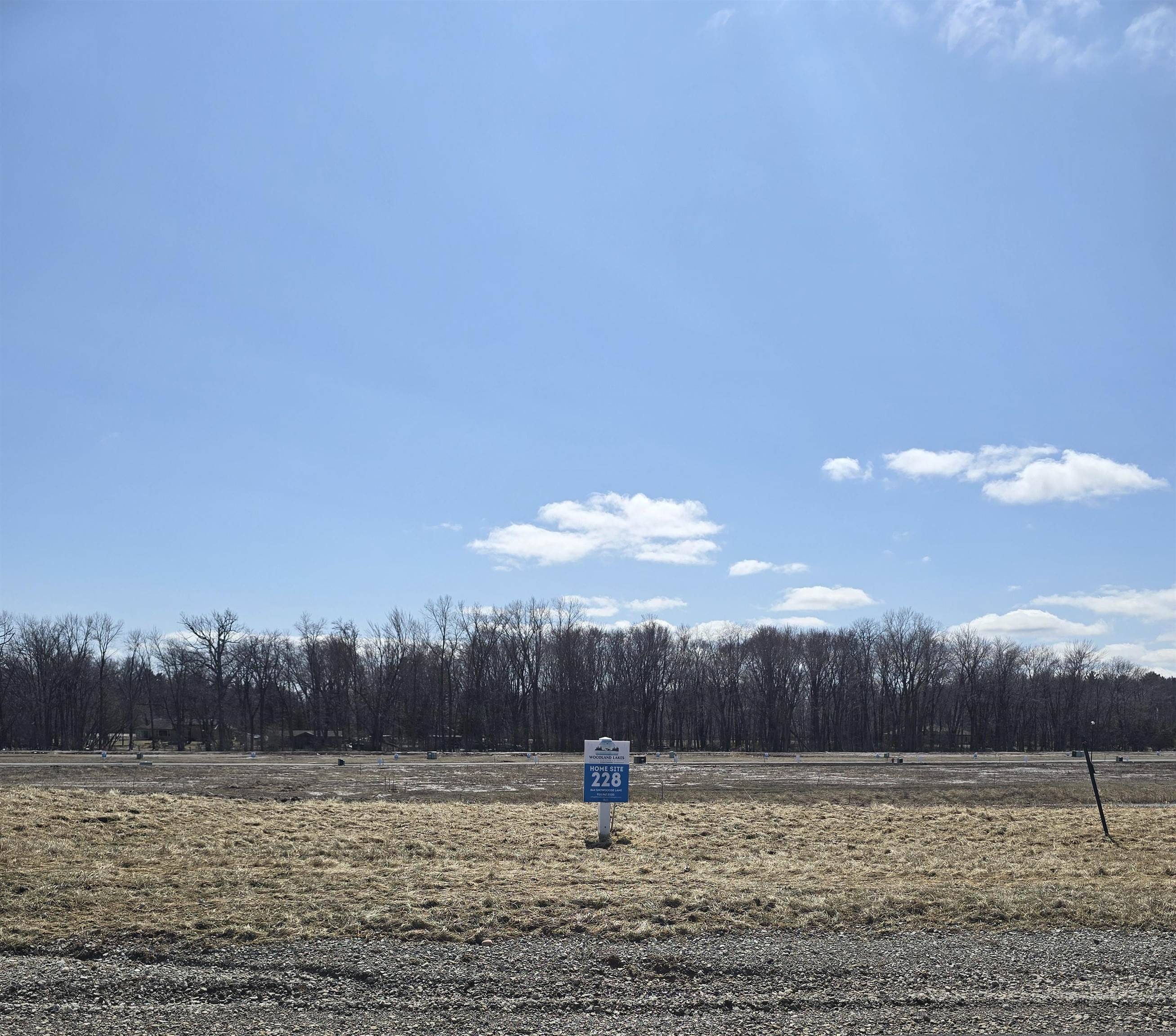 Menasha, WI 54952,864 SNOW GOOSE LN #228