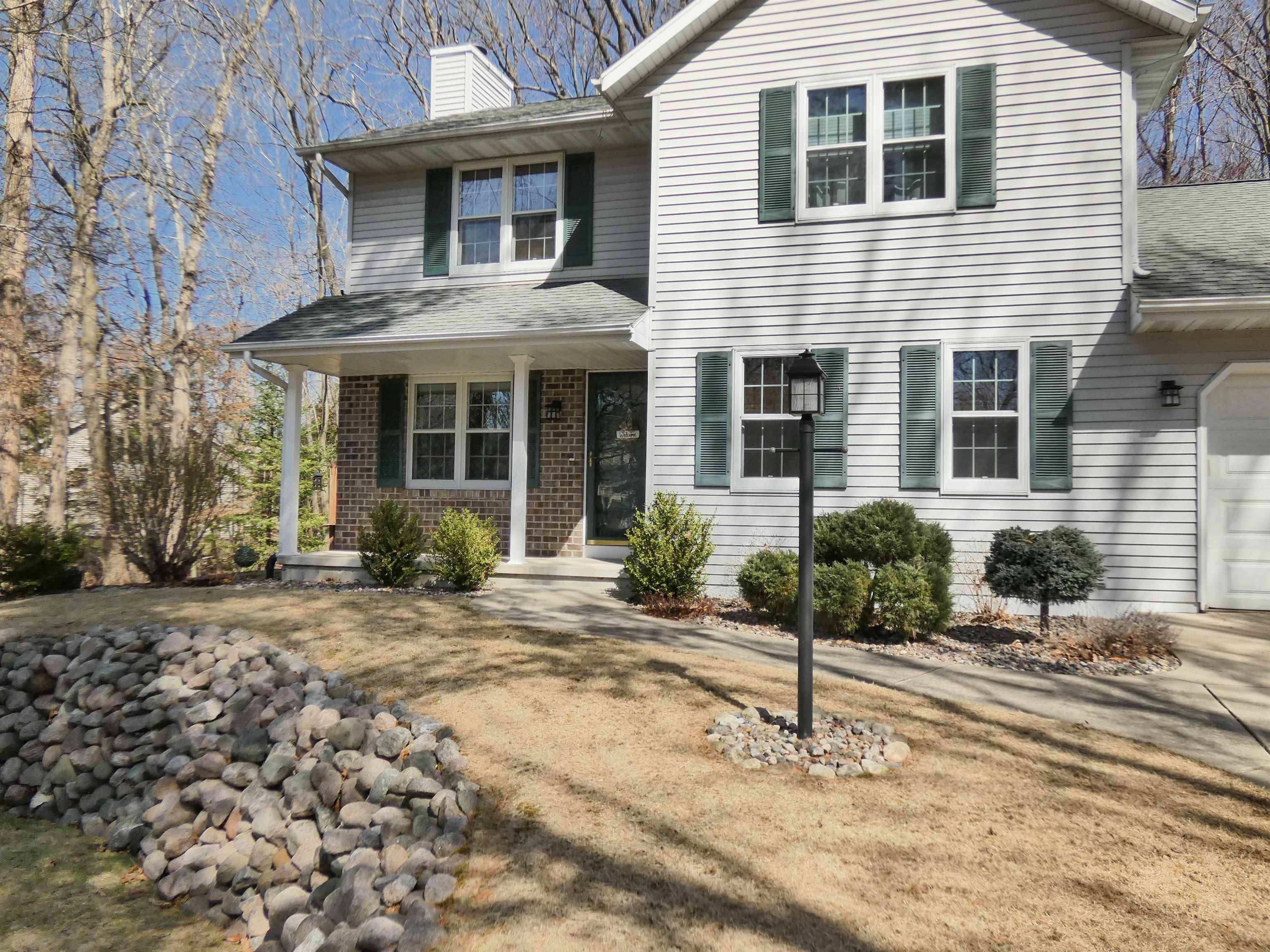 Suamico, WI 54173,1816 IVES LN