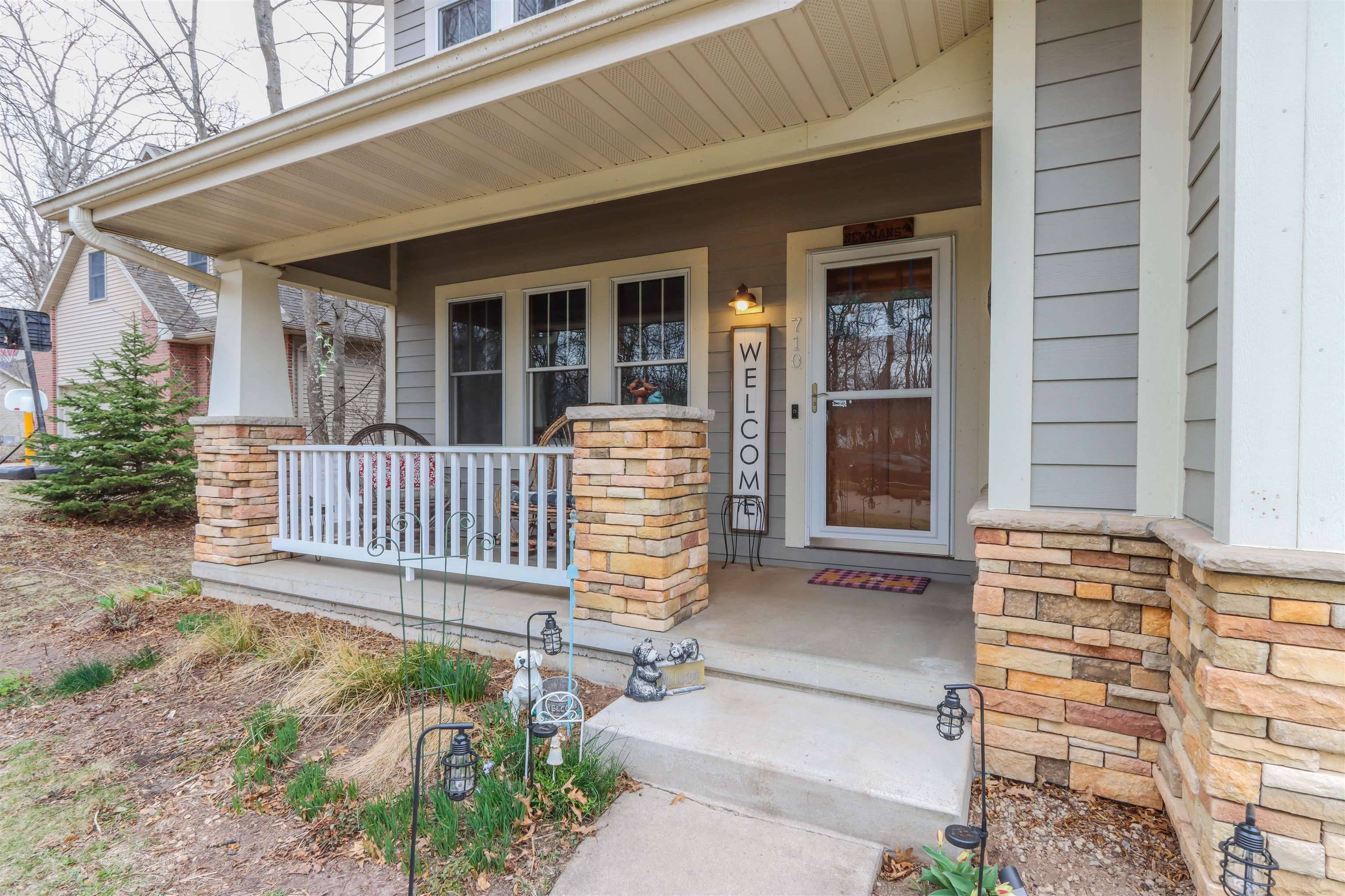 Waupaca, WI 54891,710 WOODLAND CIR