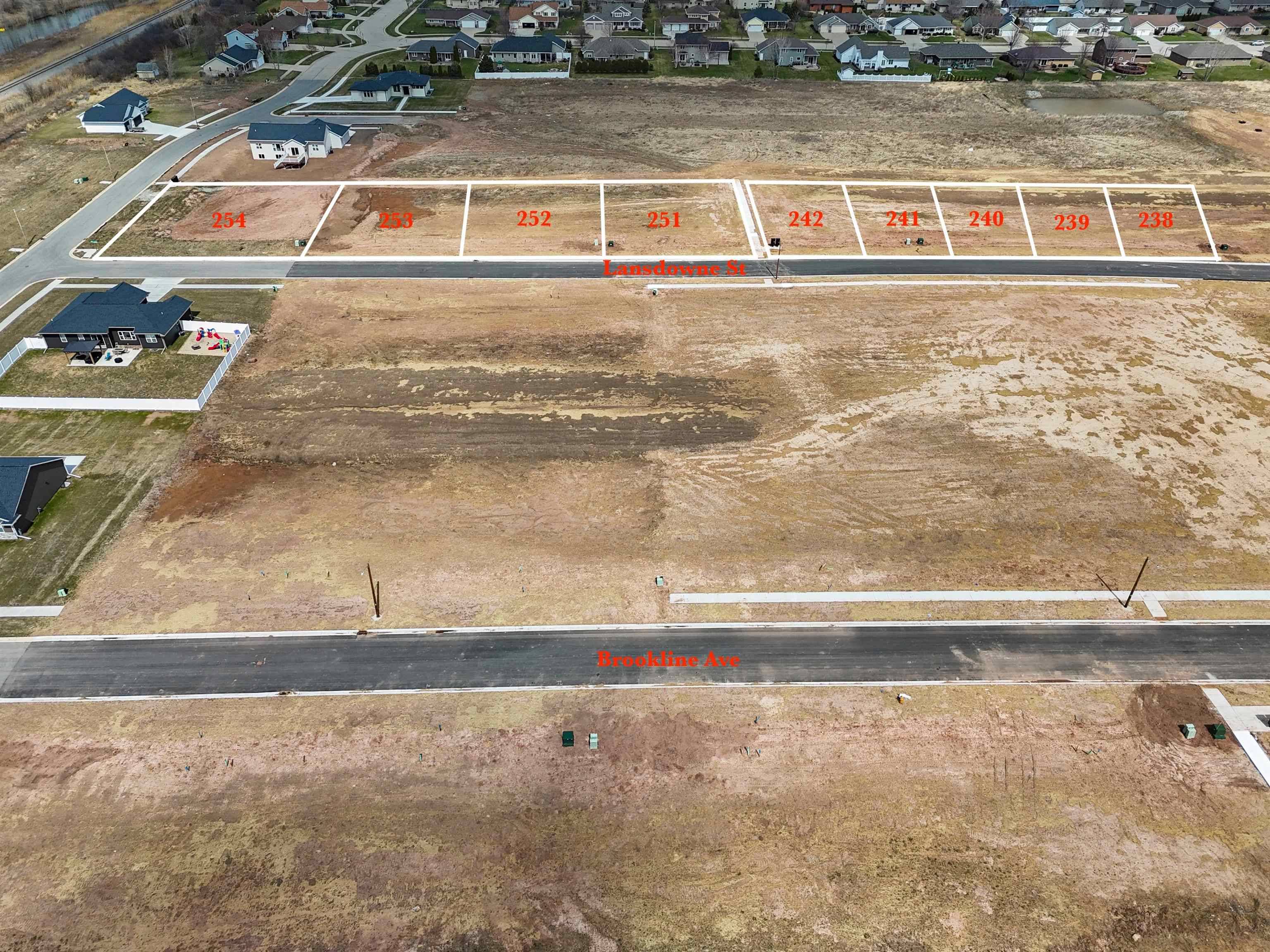 De Pere, WI 54115,334 LANSDOWNE ST #238