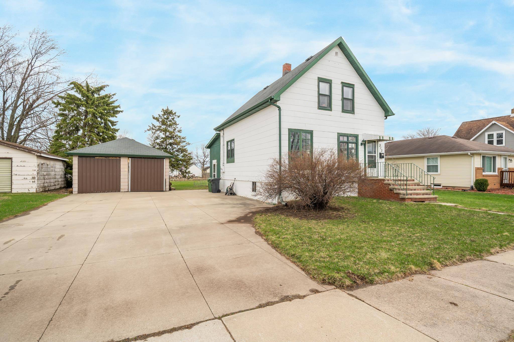 Kimberly, WI 54136,313 N PINE ST