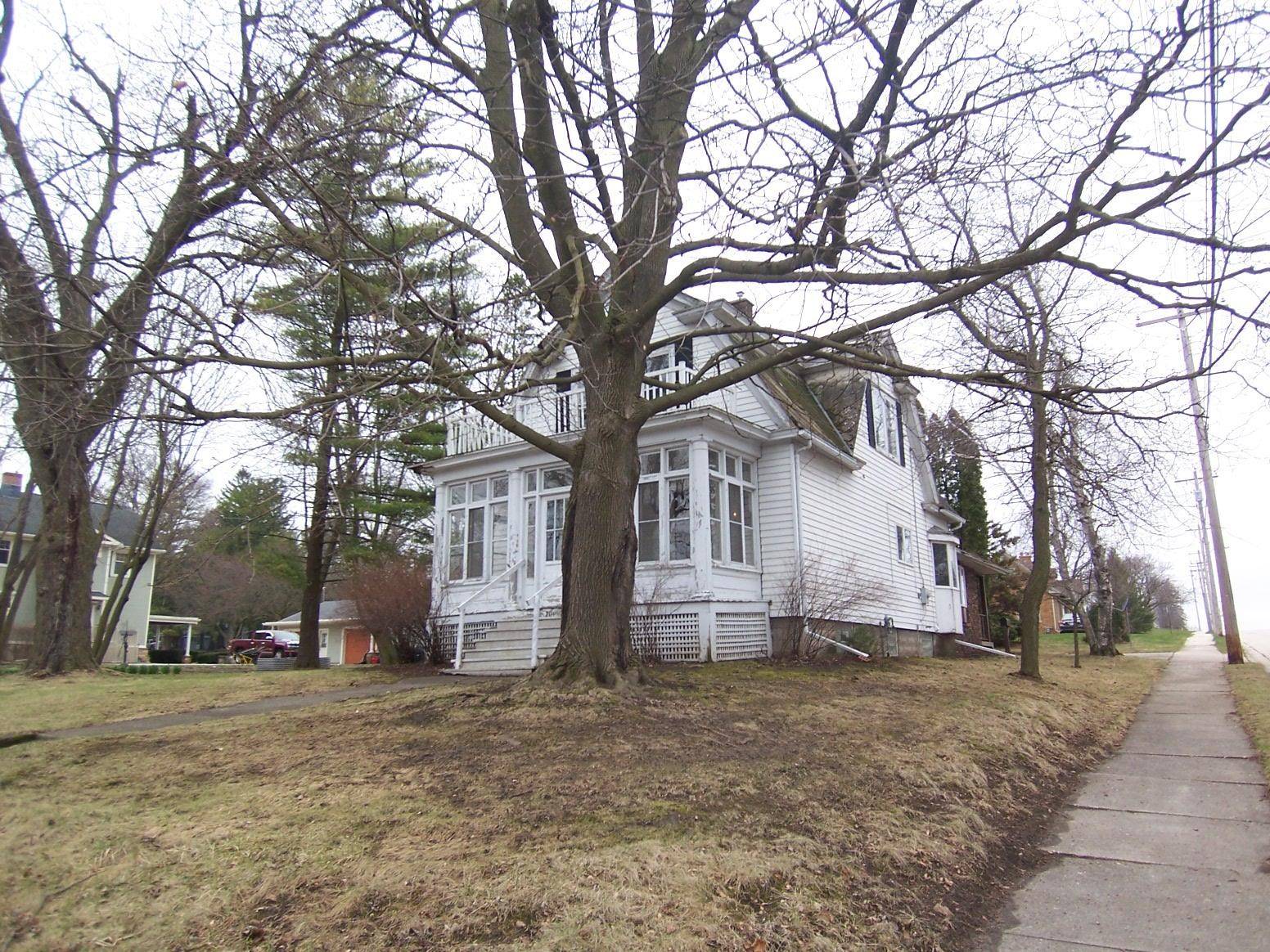 New Holstein, WI 53061-1025,2119 PROSPECT ST