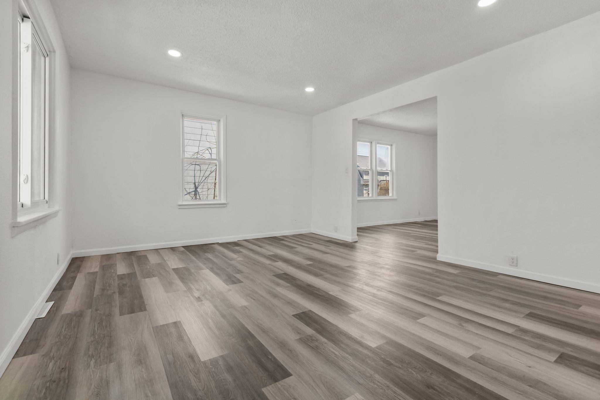 Fond Du Lac, WI 54935,76 E JOHNSON ST