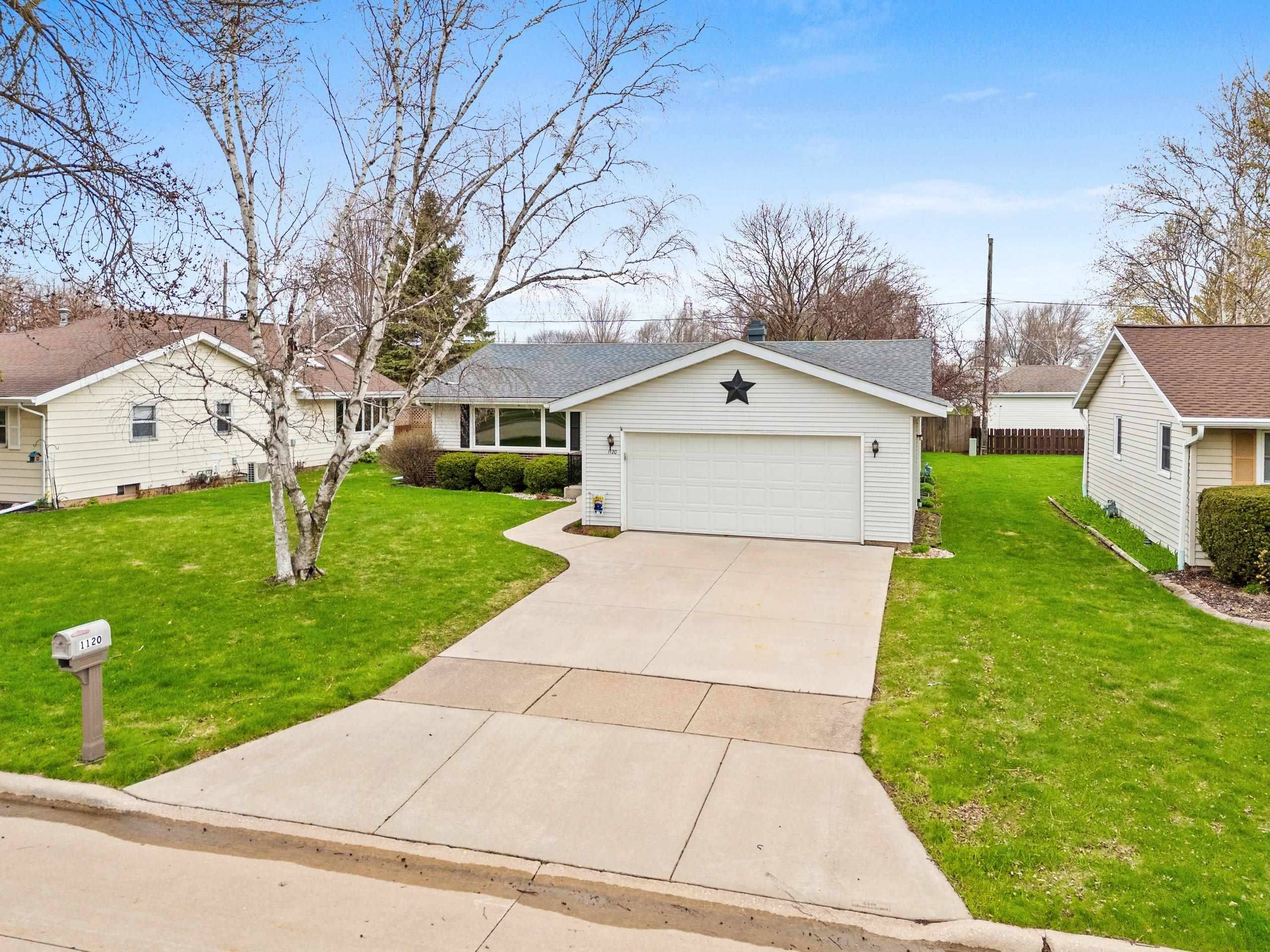 Appleton, WI 54915,1120 E MITCHELL AVE