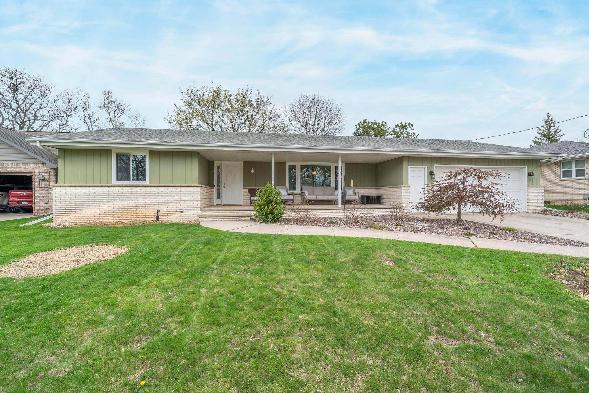 Kaukauna, WI 54130,1020 RIVERSIDE DR