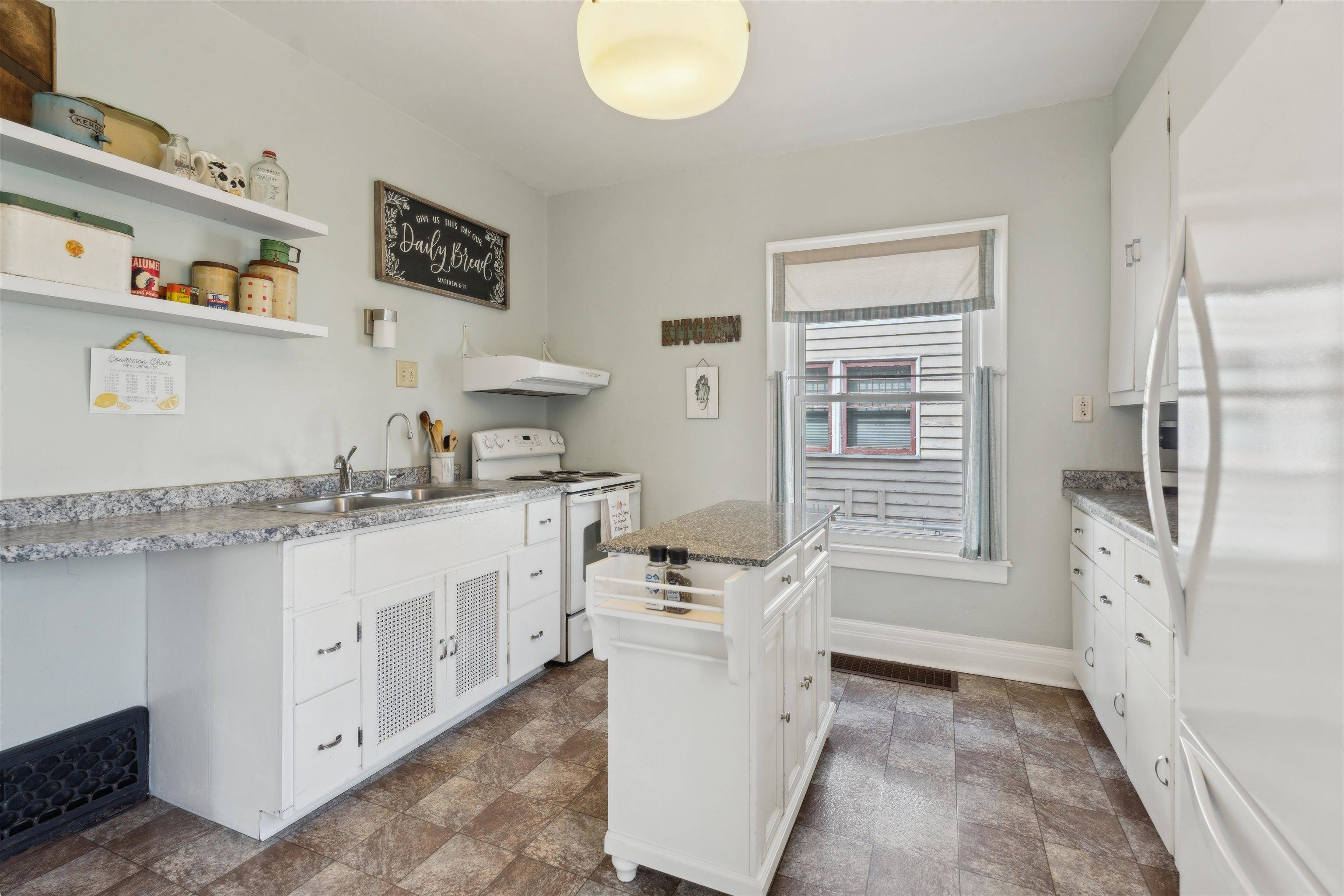 Fond Du Lac, WI 54935,299 4TH ST
