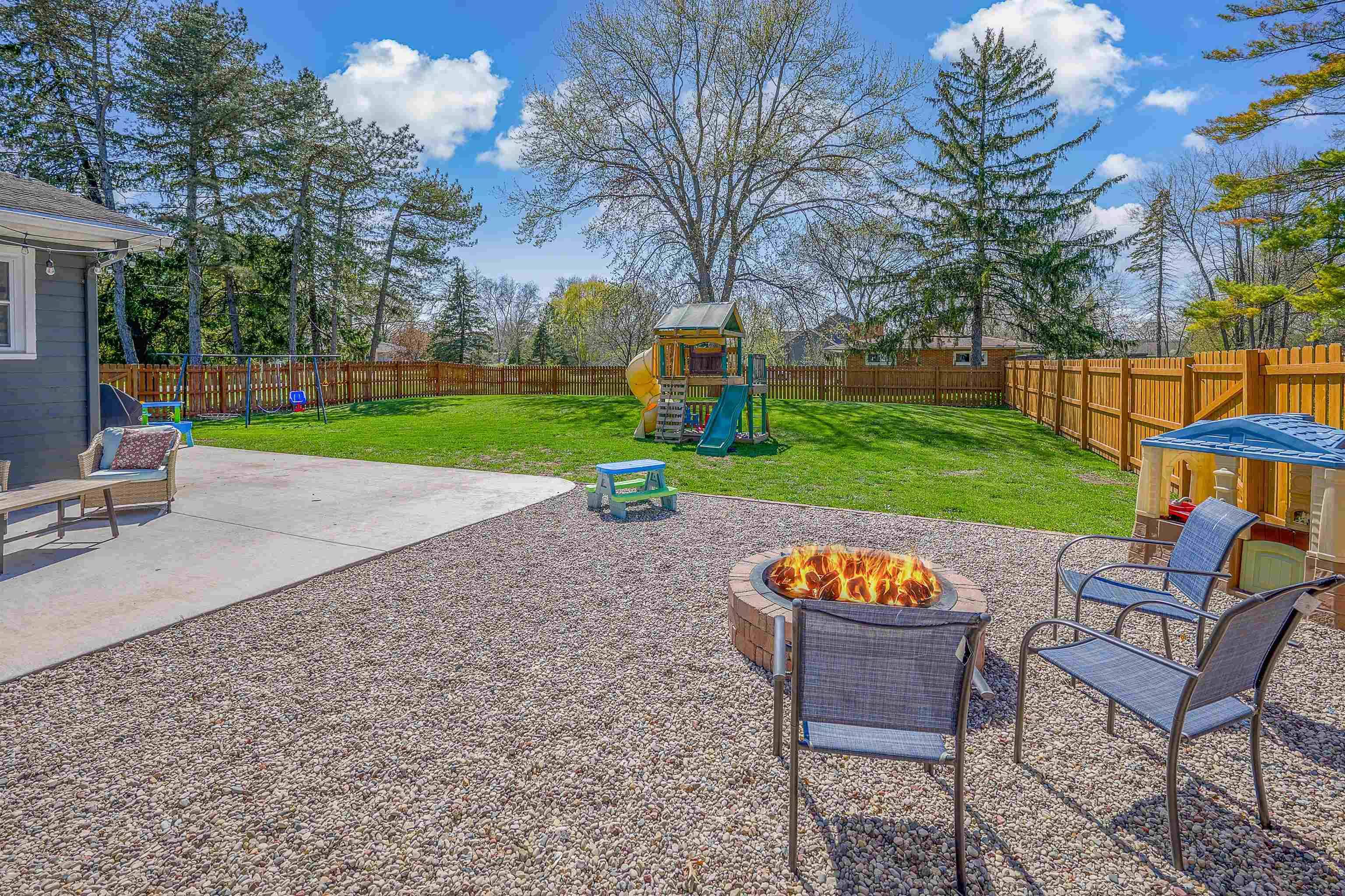 Oshkosh, WI 54902,3877 APPLE LN
