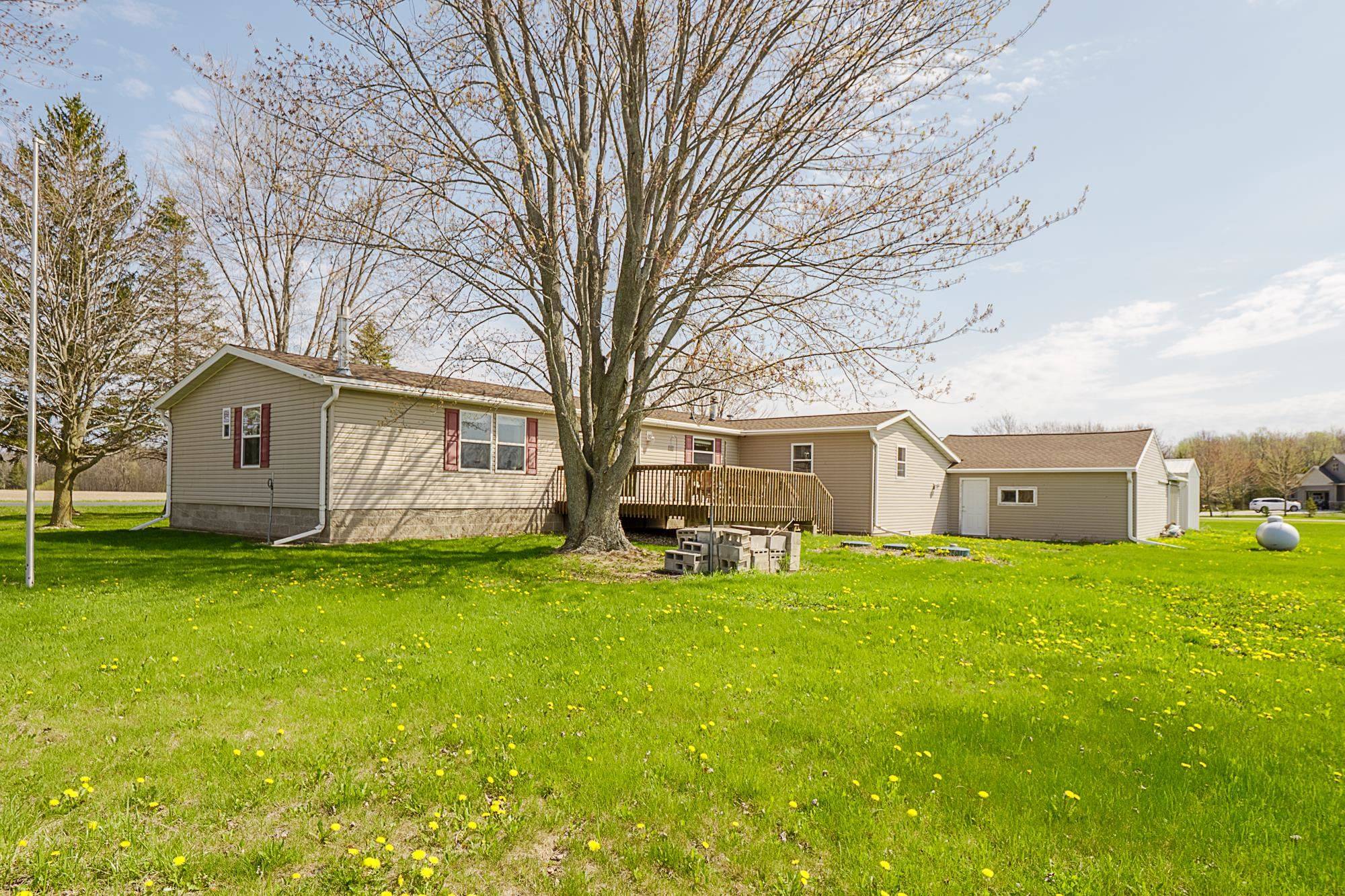 Luxemburg, WI 54217,E1207 TOWN HALL RD