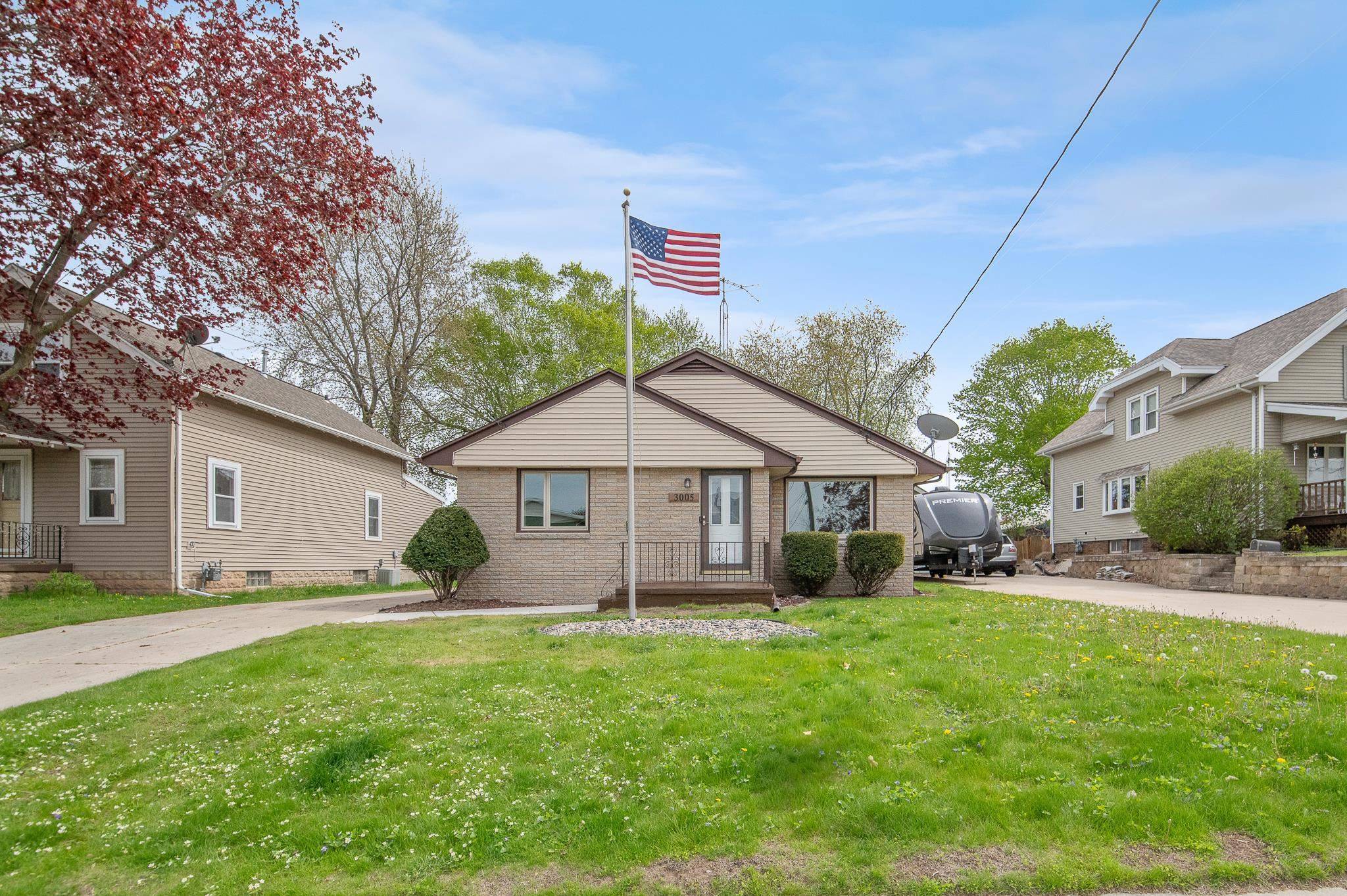 Manitowoc, WI 54220,3005 MEADOW LN