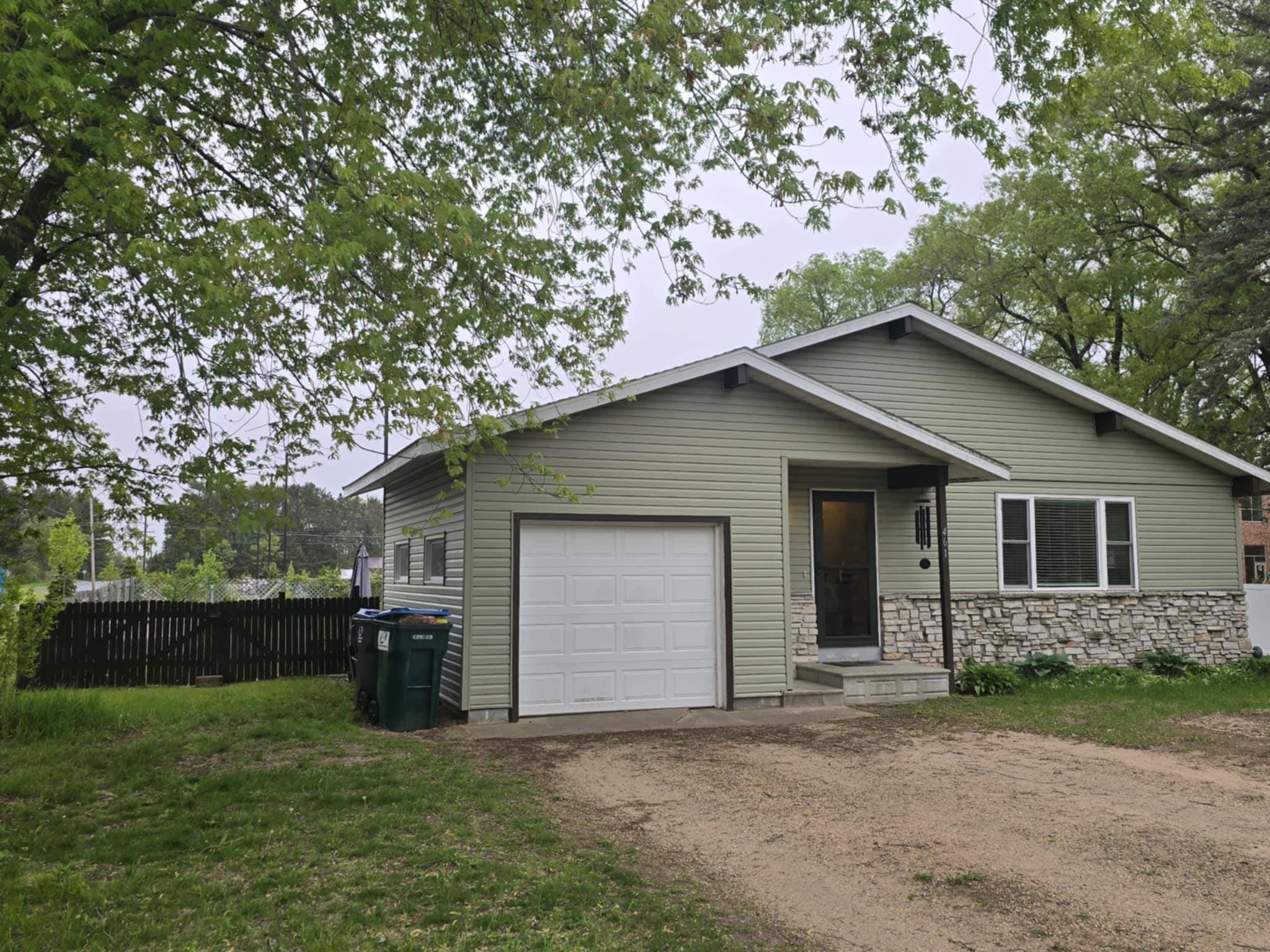 Wautoma, WI 54982,461 E GREEN MEADOW DR