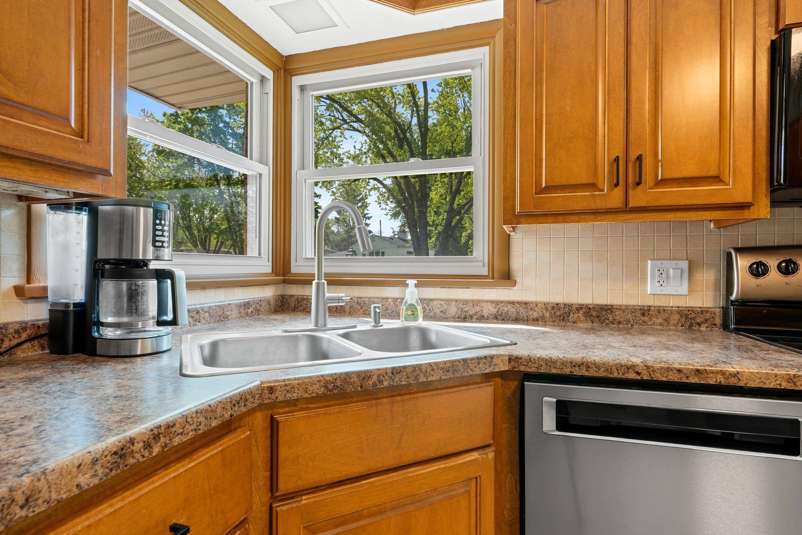 Menasha, WI 54952-2218,718 CARVER LN