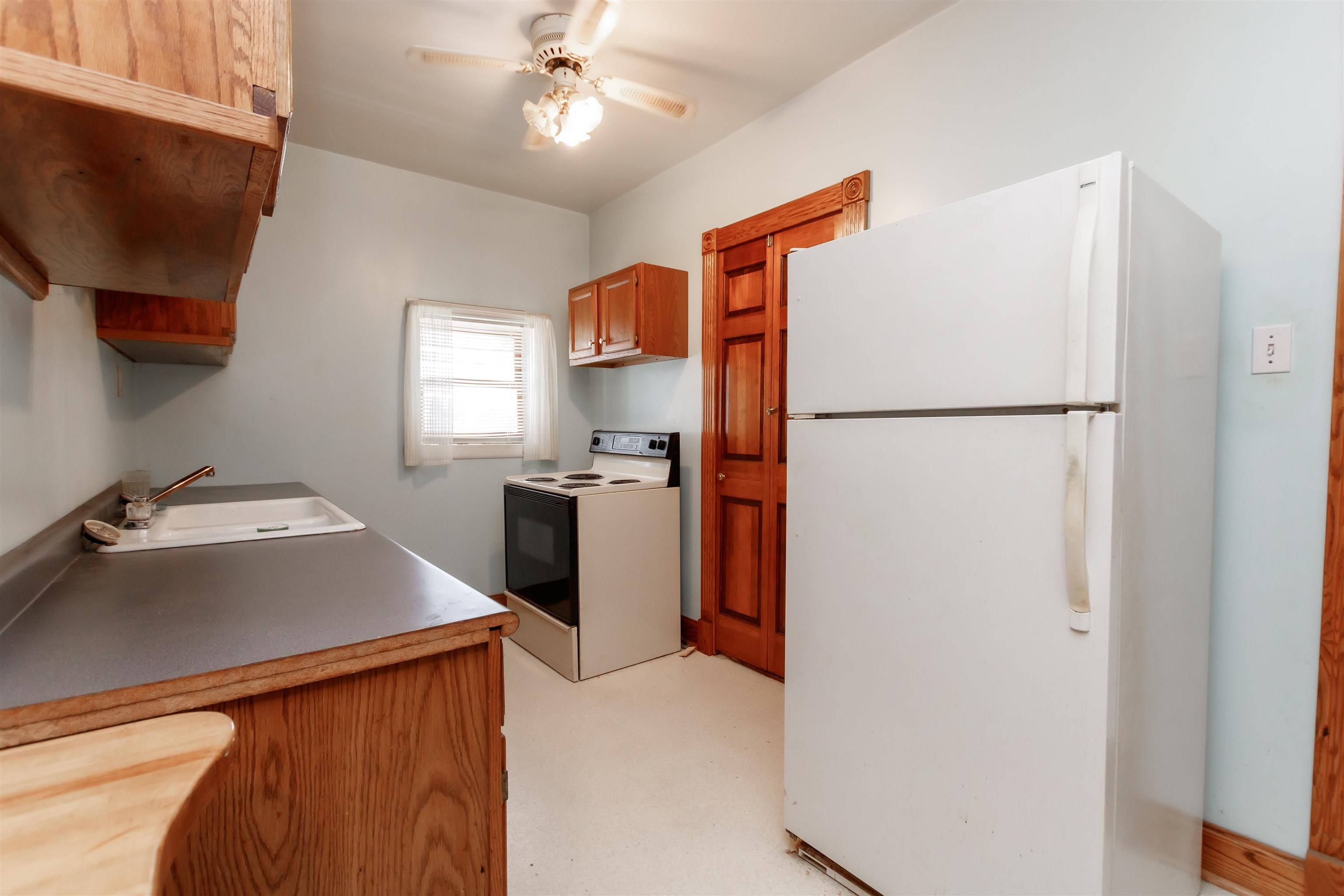Fond Du Lac, WI 54935,302 W DIVISION ST