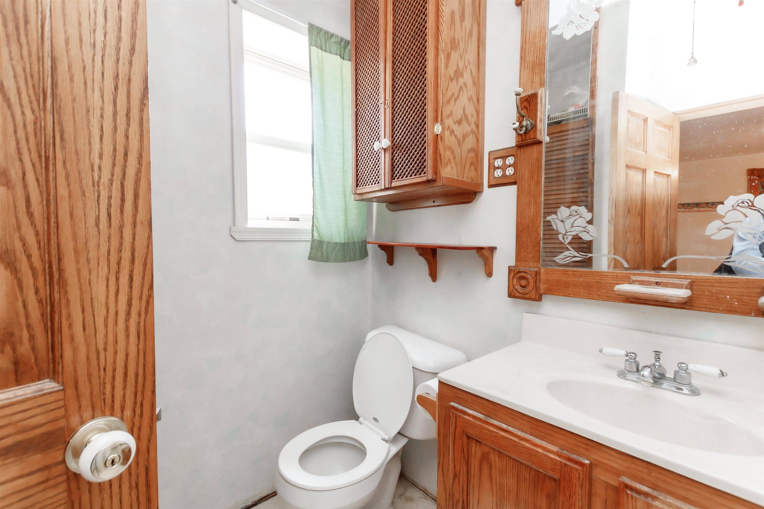 Fond Du Lac, WI 54935,302 W DIVISION ST
