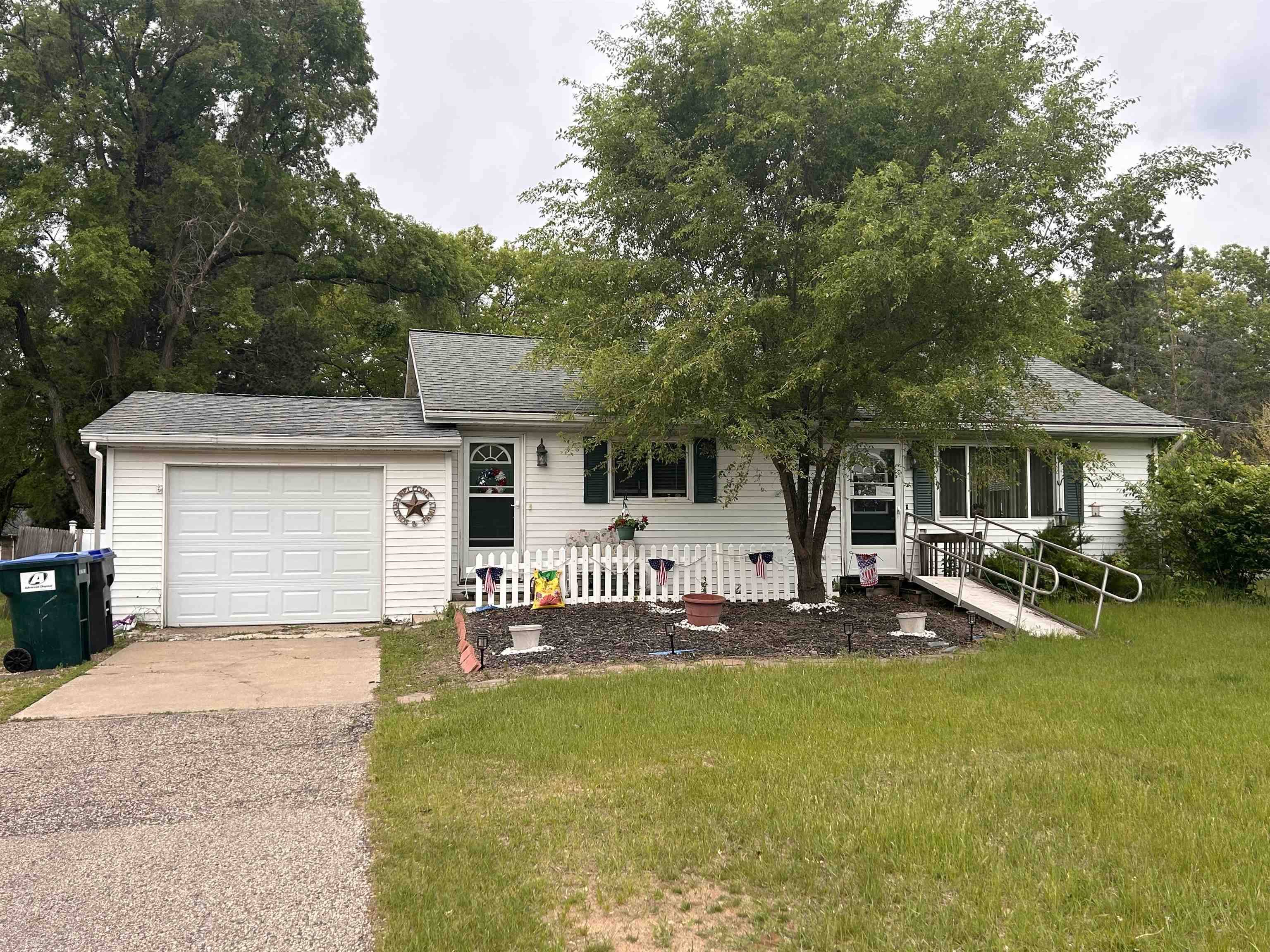 Wautoma, WI 54982,630 S EVERGREEN ST