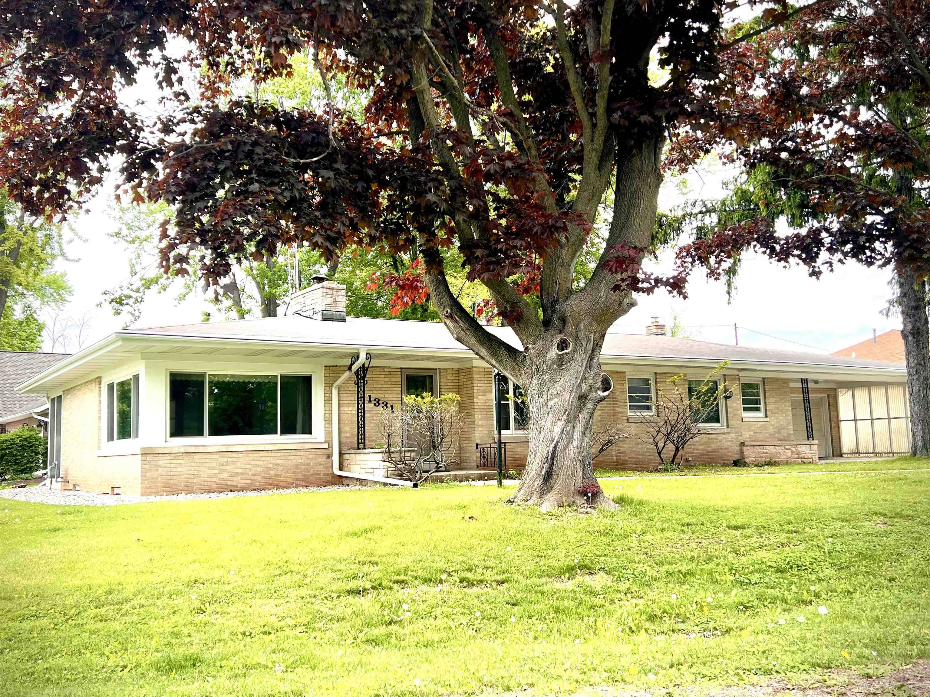 Appleton, WI 54911,1331 N GREEN GROVE RD