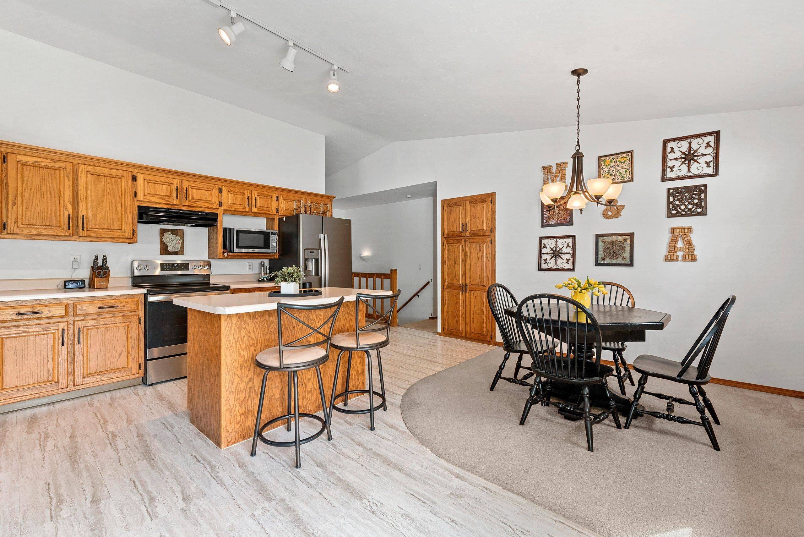 De Pere, WI 54115,711 OCONTO PL