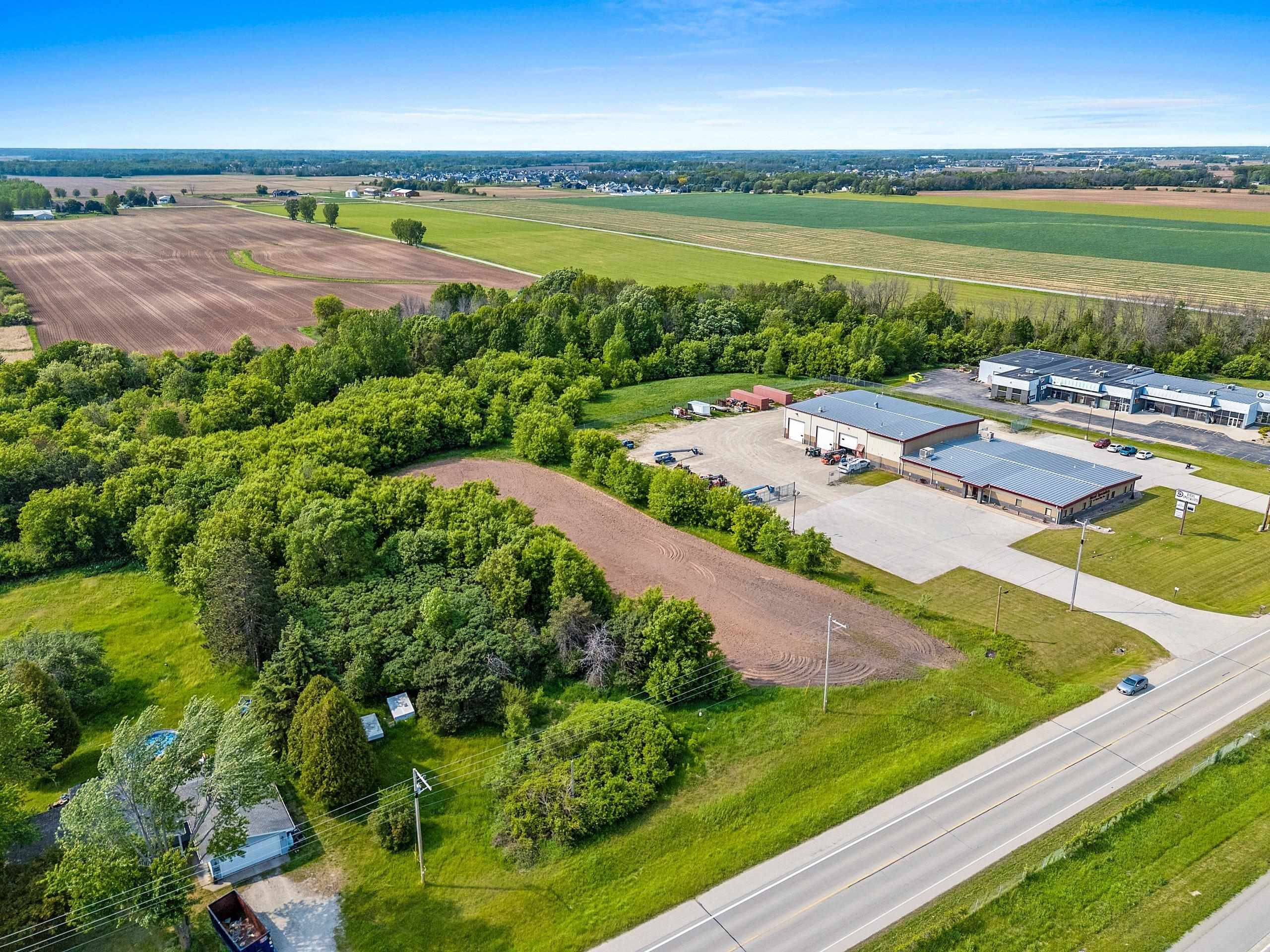 De Pere, WI 54115,MID VALLEY DR