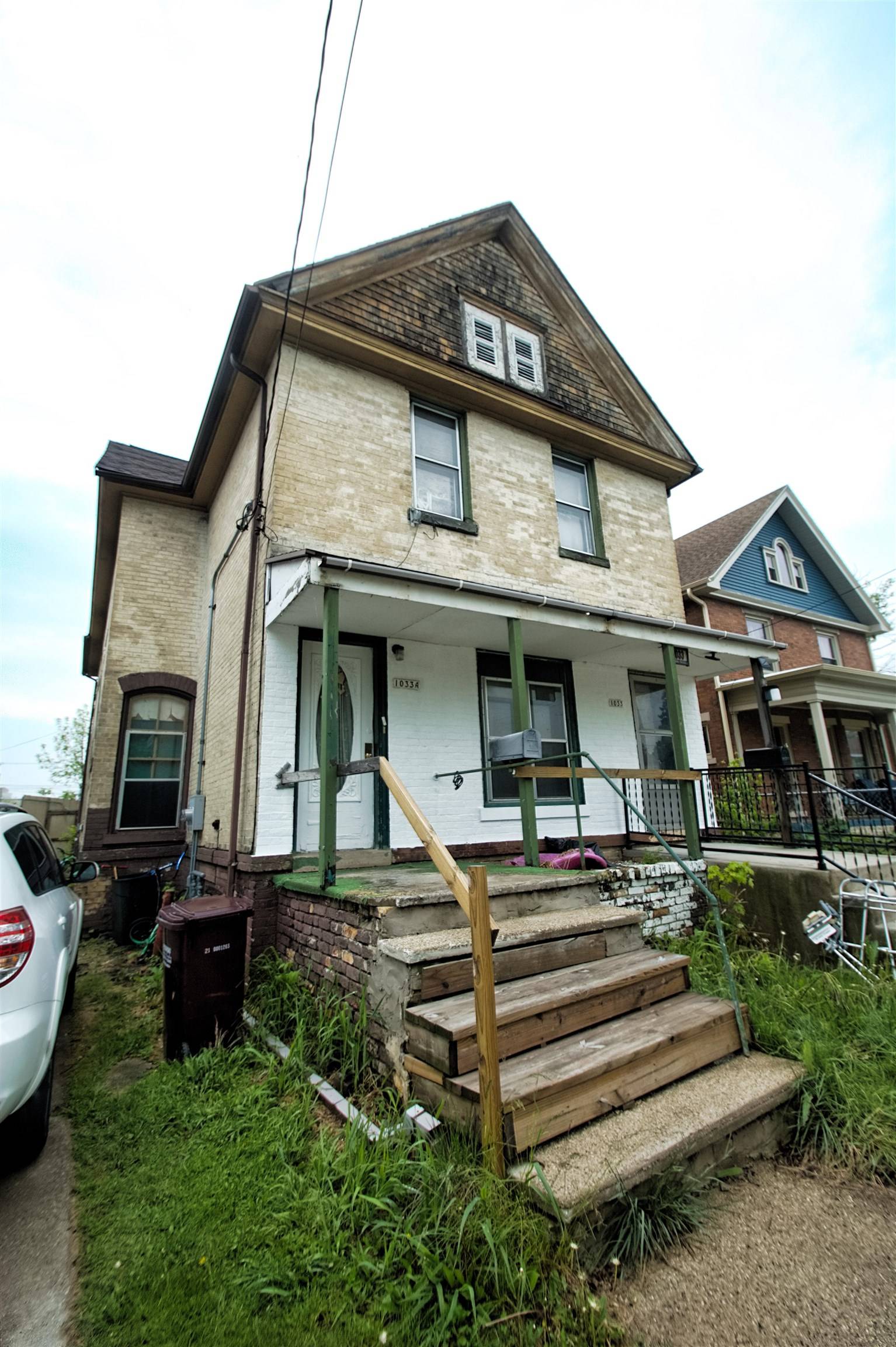 Manitowoc, WI 54220,1033 S 11TH ST