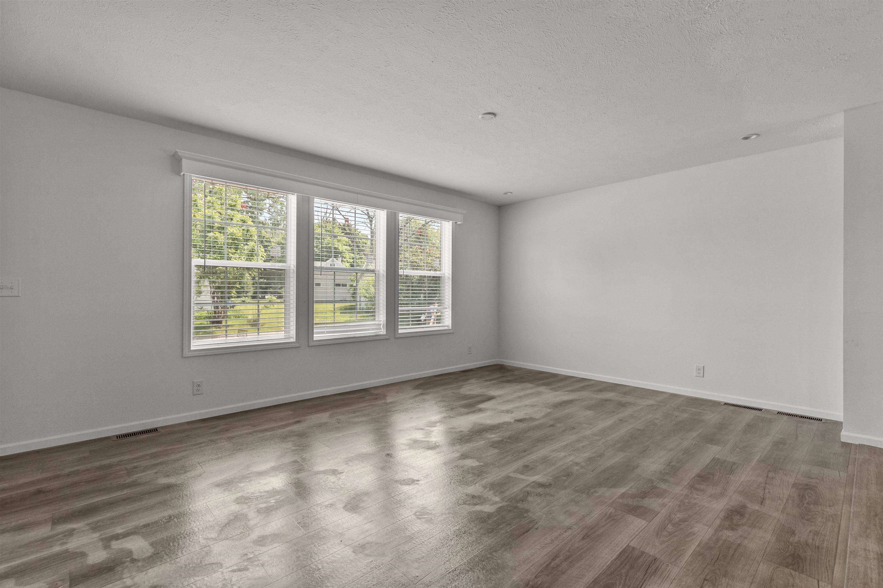 Neenah, WI 54956,856 RIVERLAWN ST