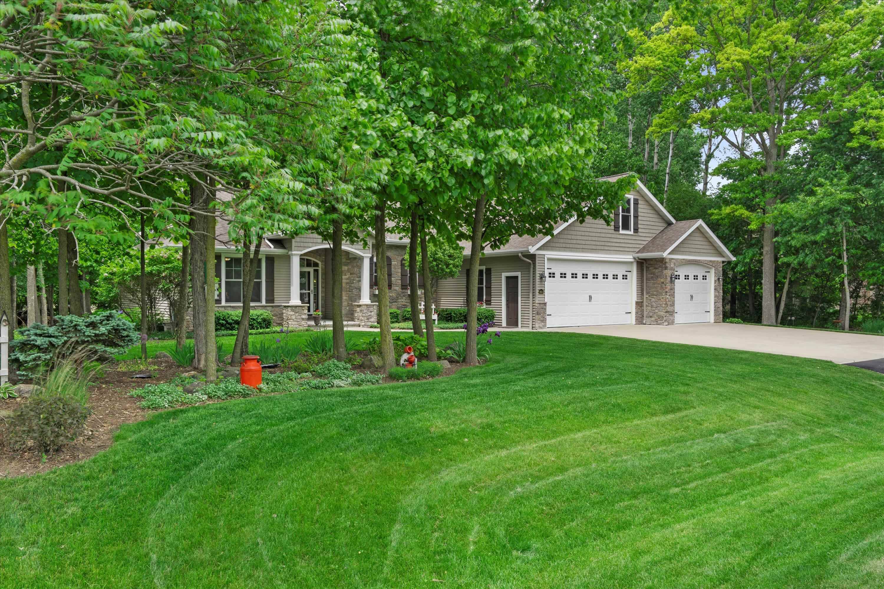 Neenah, WI 54956,865 TERRA COTTA DR