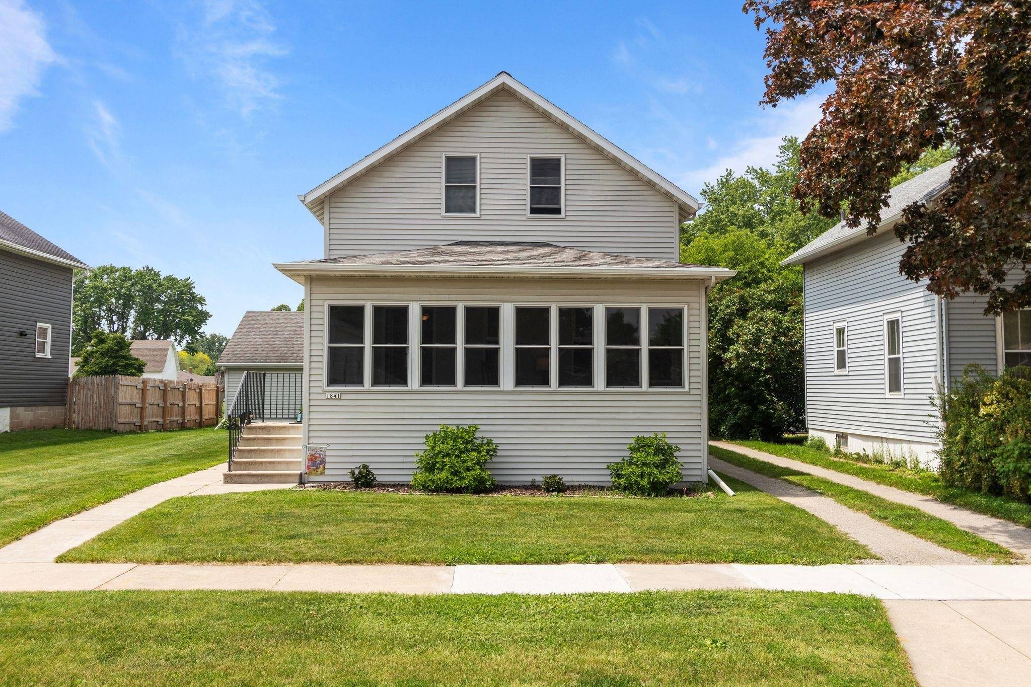 Oshkosh, WI 54902-6840,1841 MINNESOTA ST