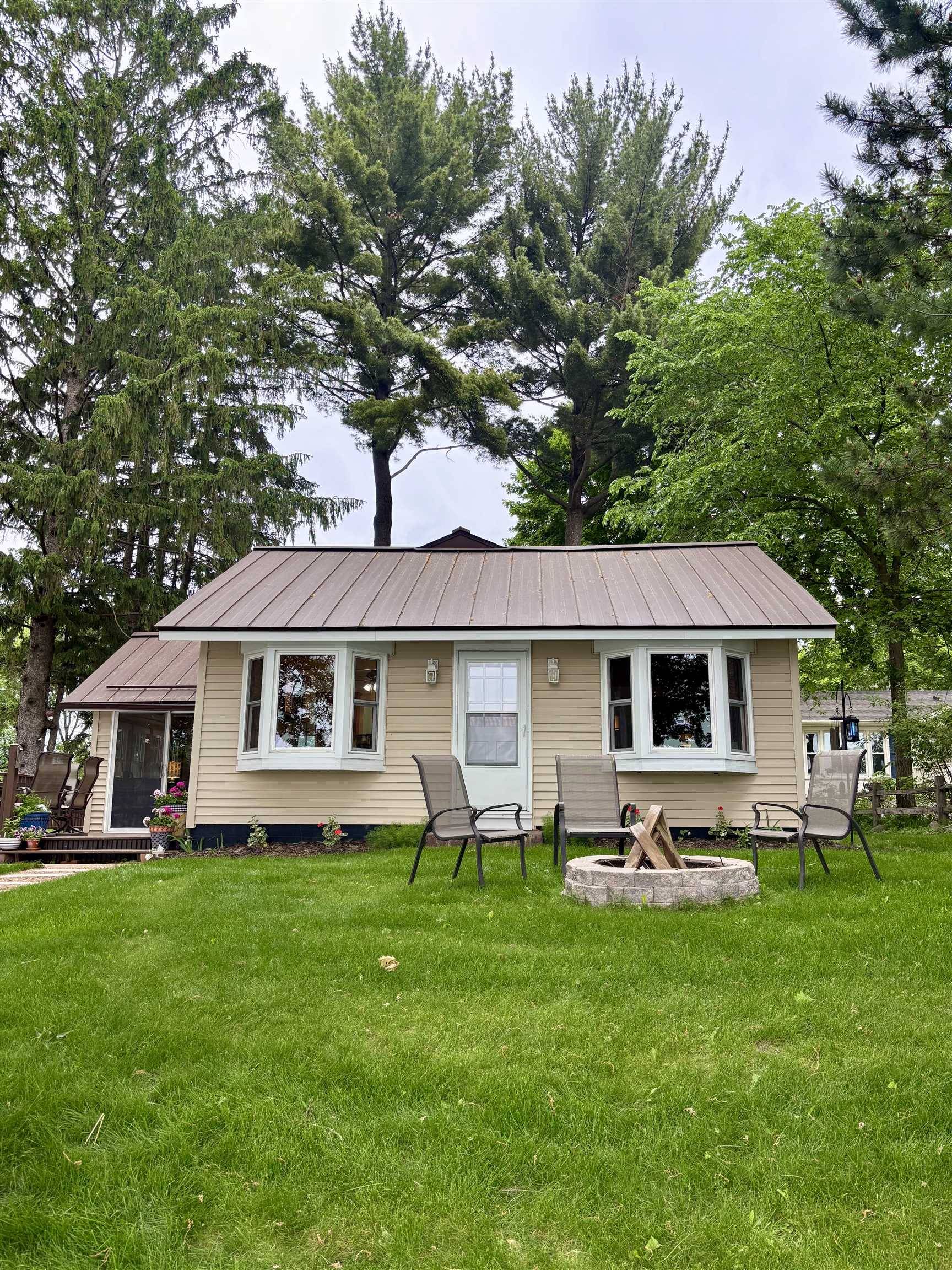 Wautoma, WI 54982,N3911 LAKESIDE LN