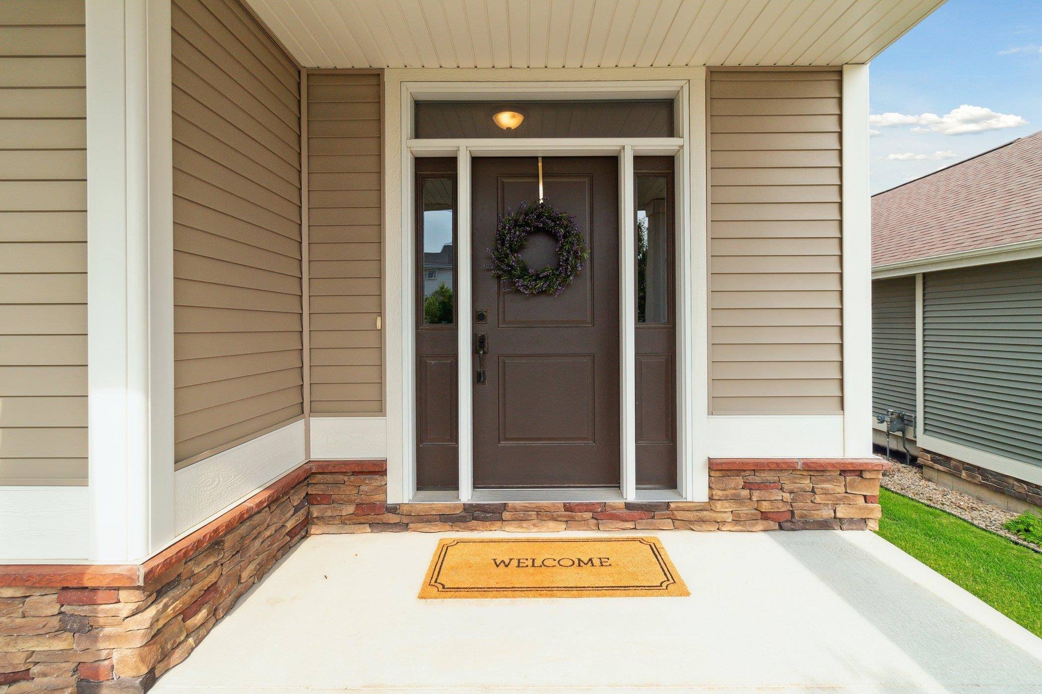 Waunakee, WI 53597,1008 TARA LN